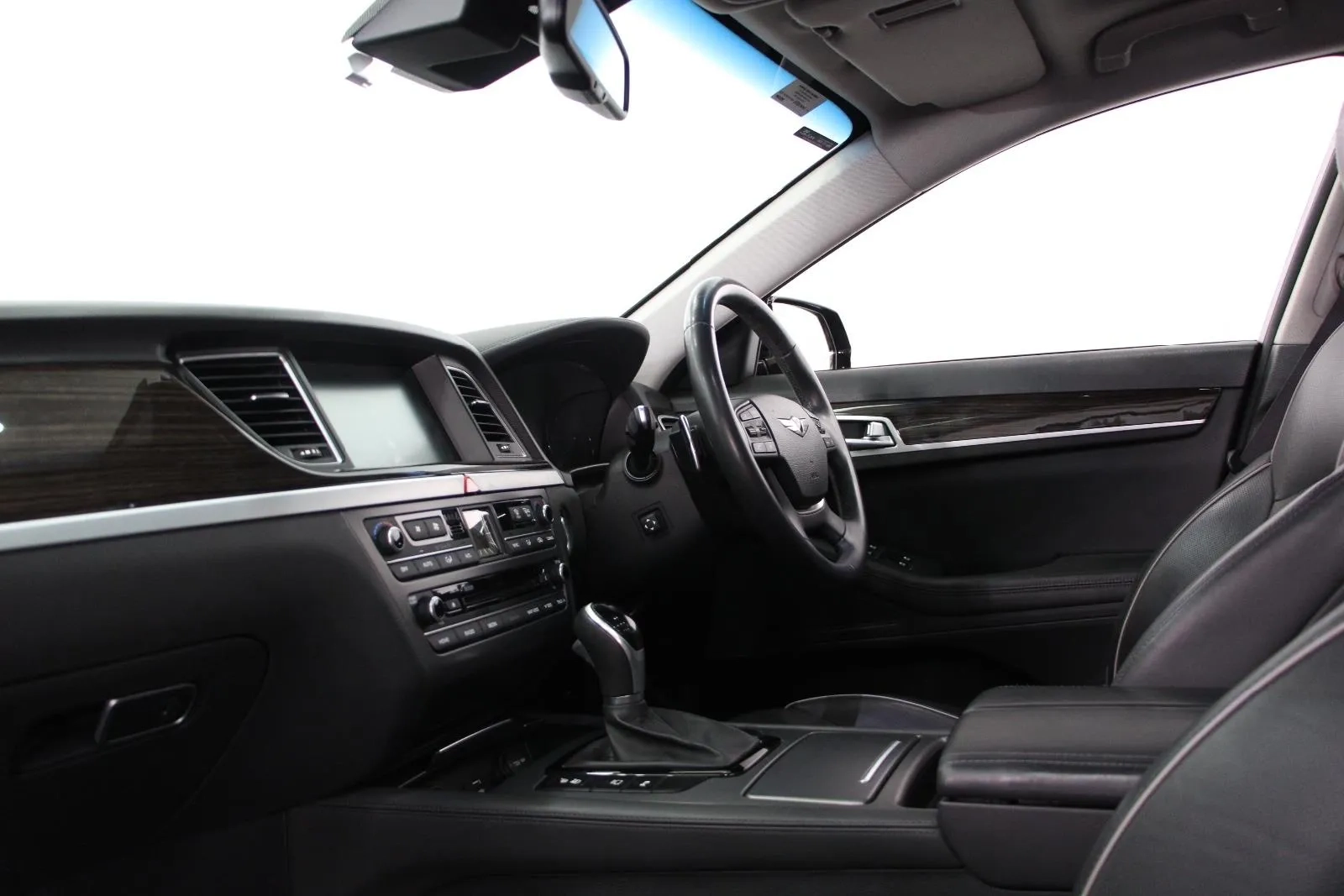 Hyundai-Genesis-Ultimate Pack