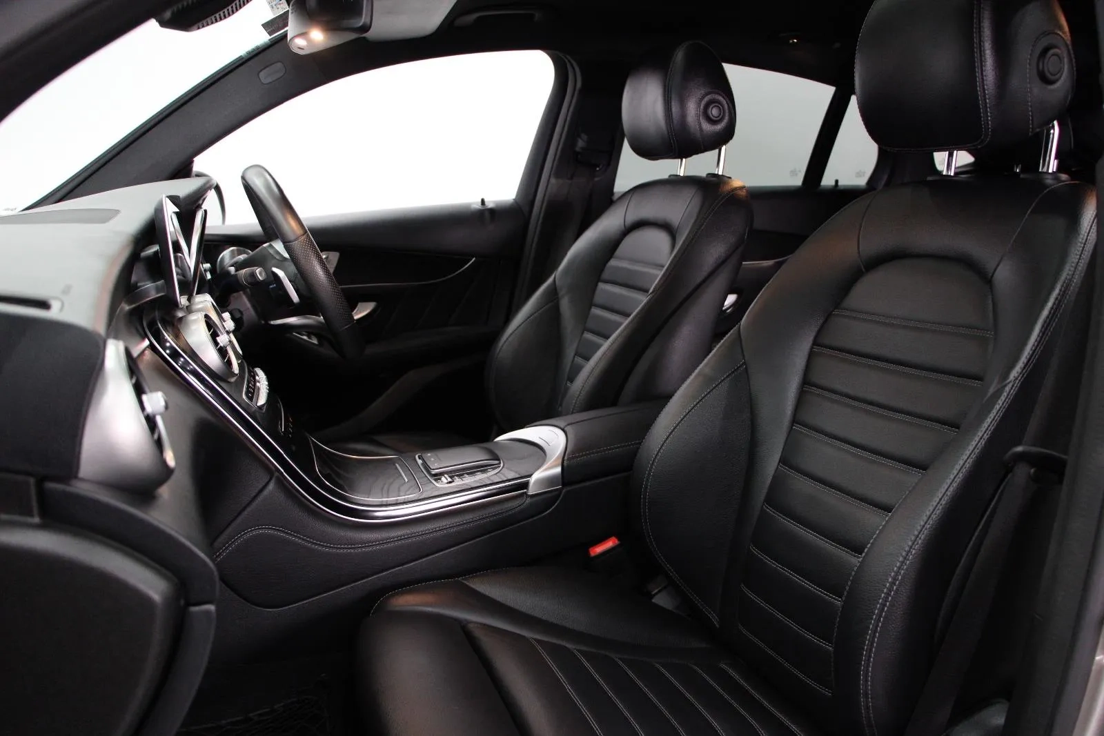 Mercedes-Benz-GLC-Class-GLC300