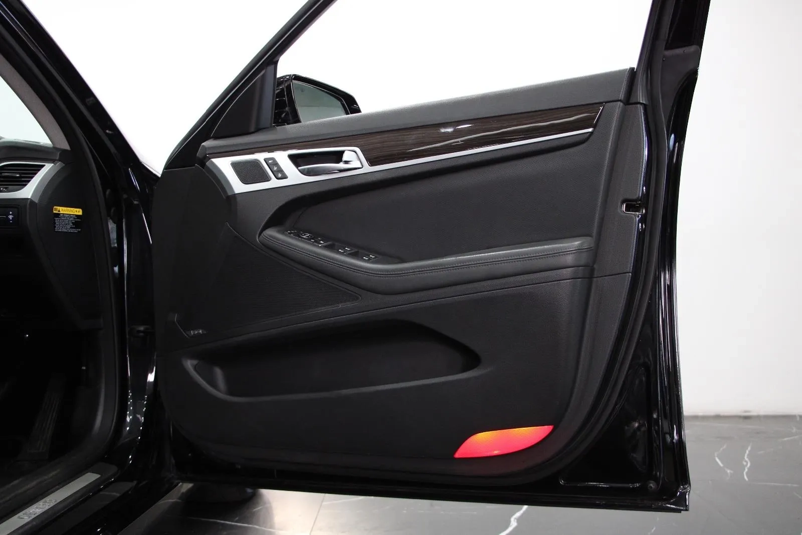 Hyundai-Genesis-Ultimate Pack