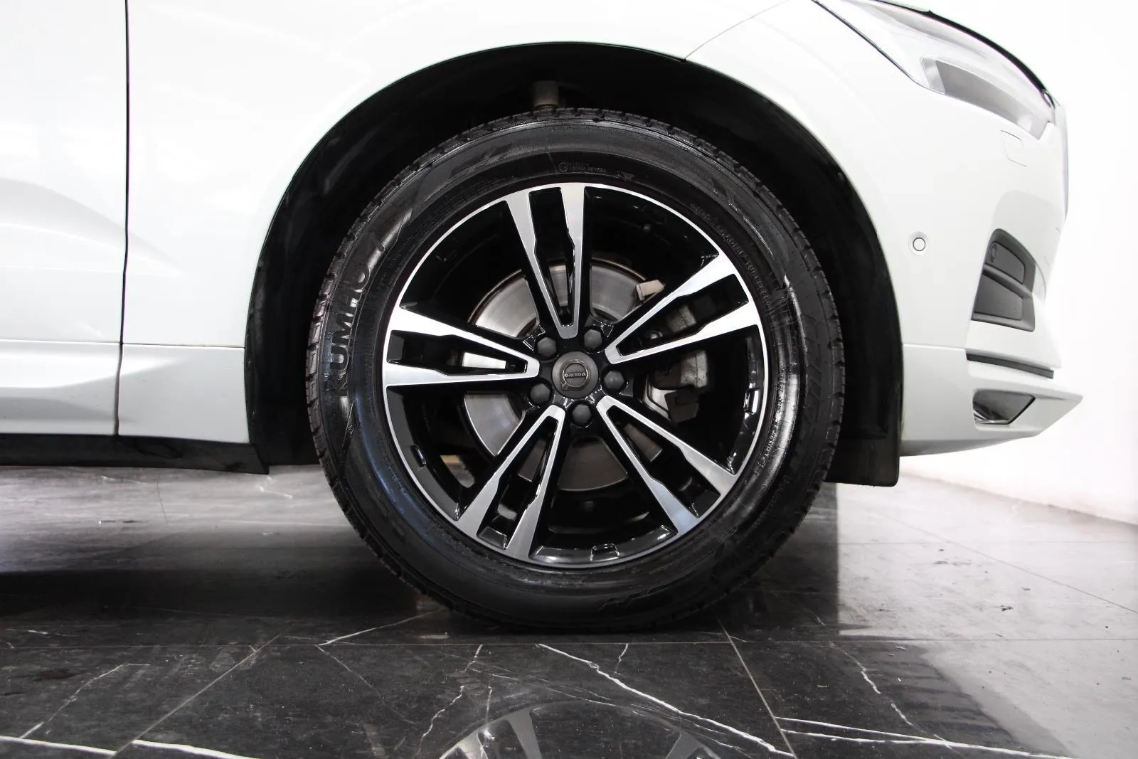 Volvo-XC60-T5 Momentum