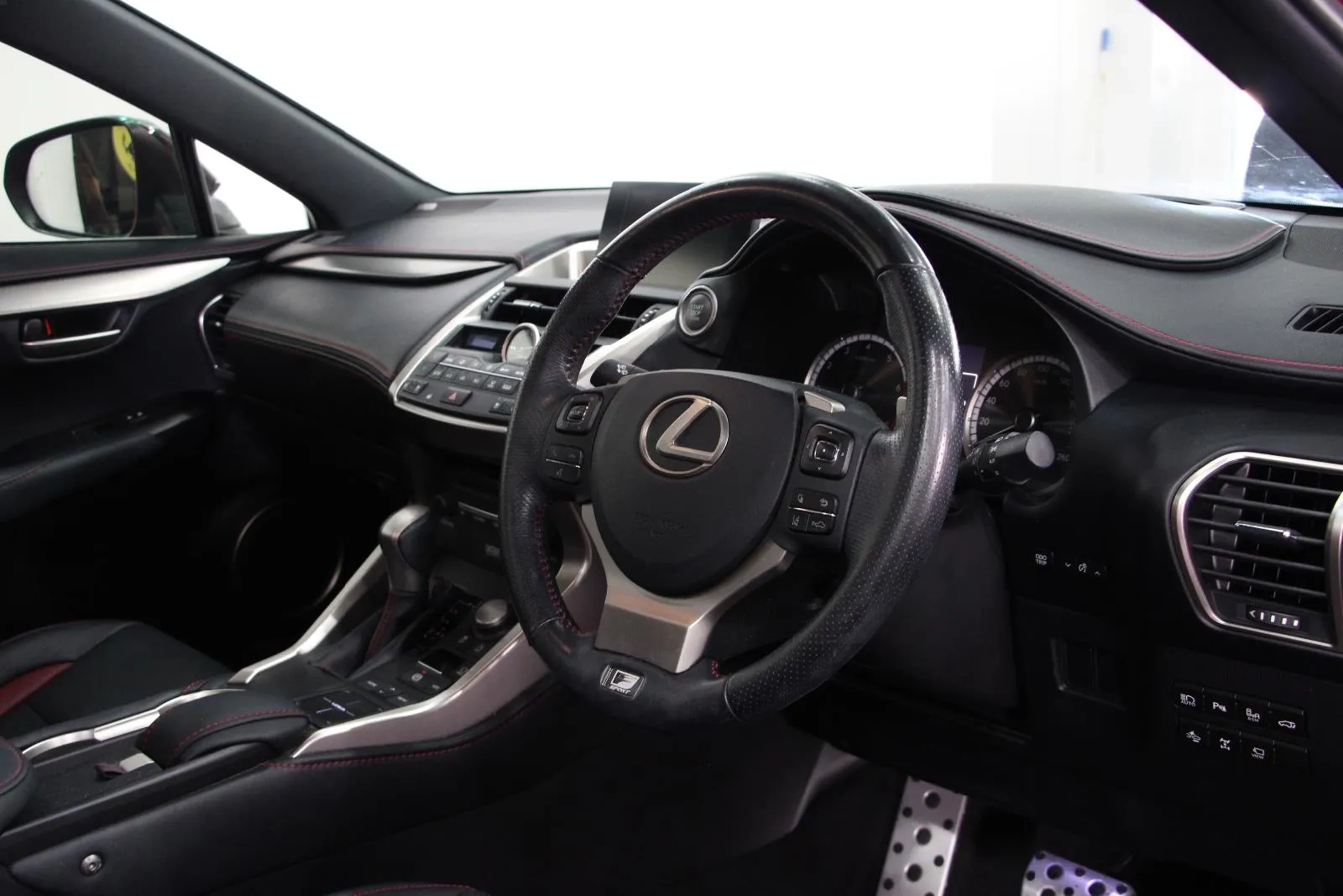 Lexus-NX-NX200t F Sport