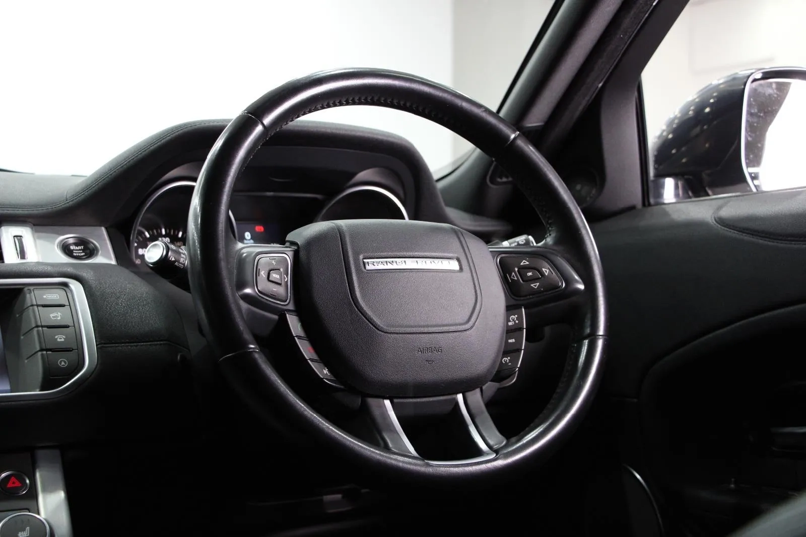 Land Rover-Range Rover Evoque-TD4 110kW SE