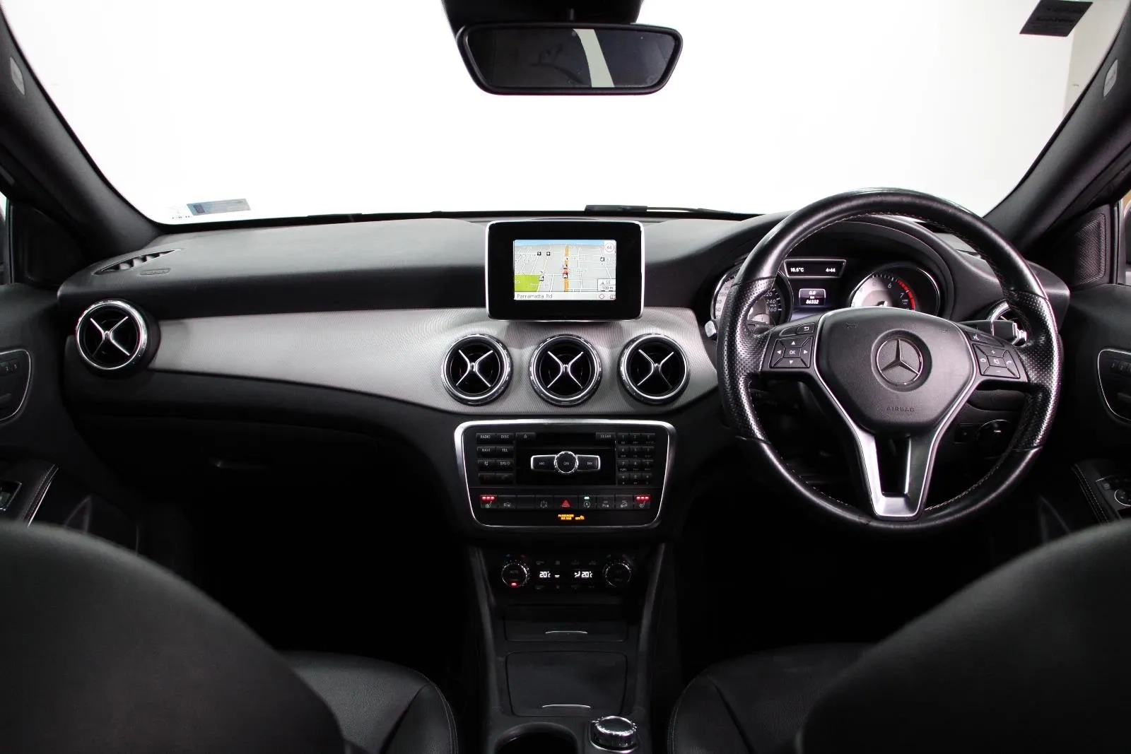 Mercedes-Benz-GLA-Class-GLA250