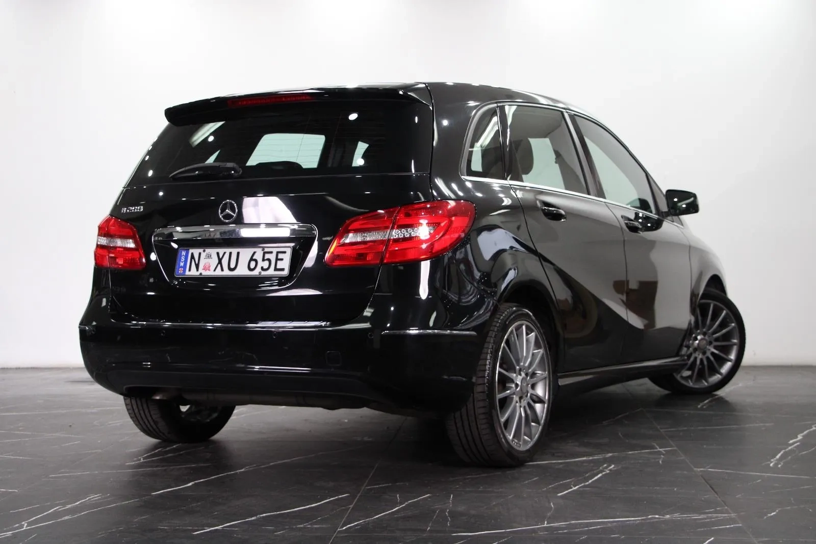 Mercedes-Benz-B-Class-B200