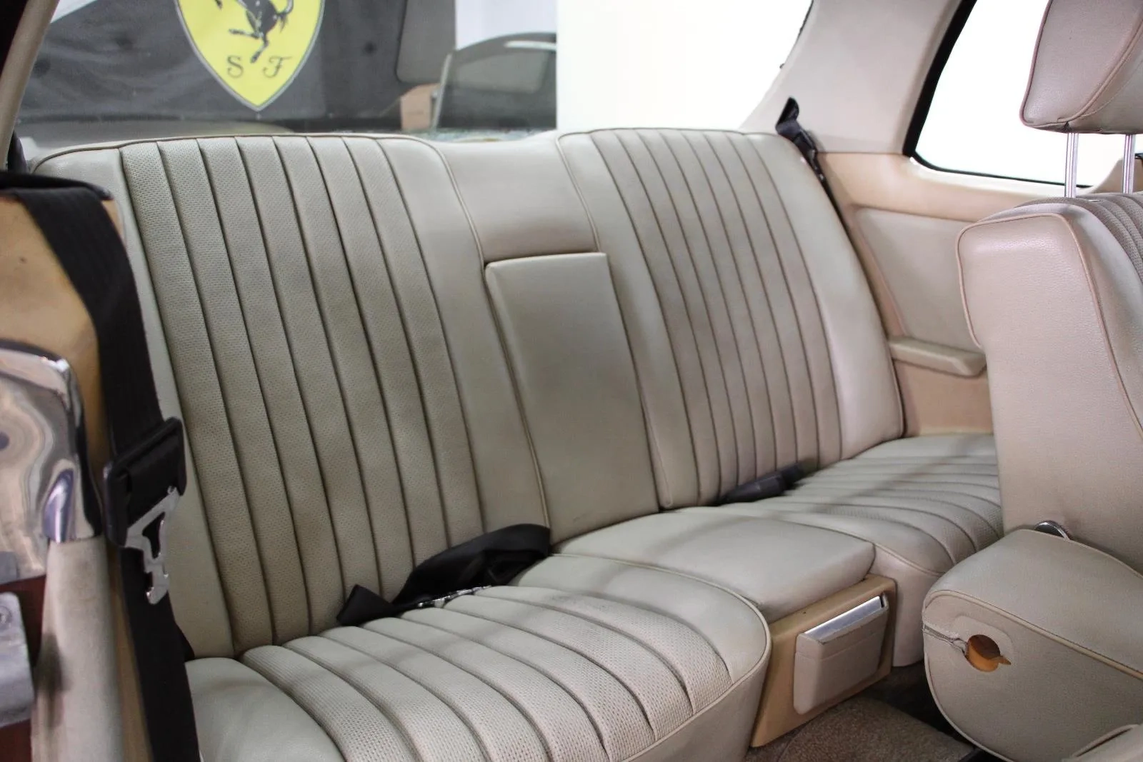 Mercedes-Benz-280CE-