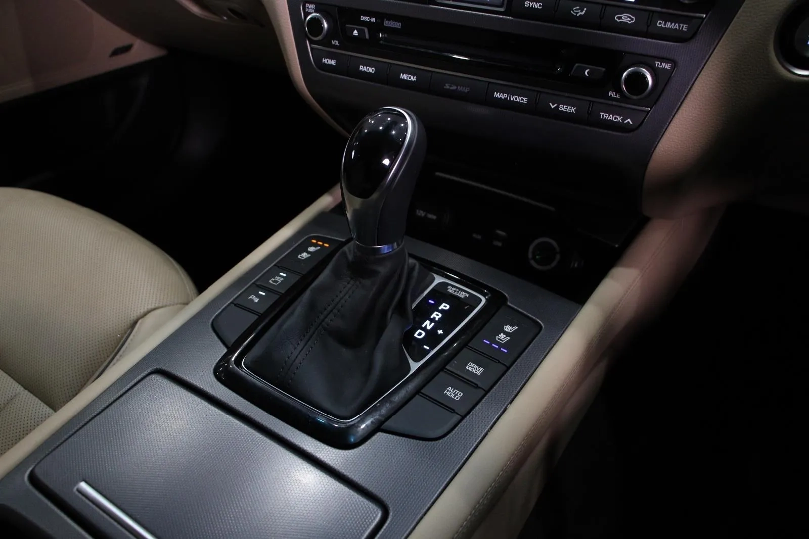Hyundai-Genesis-Ultimate Pack