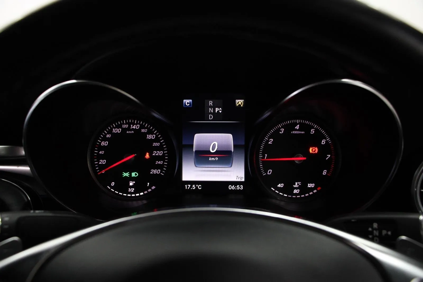 Mercedes-Benz-GLC-Class-GLC250