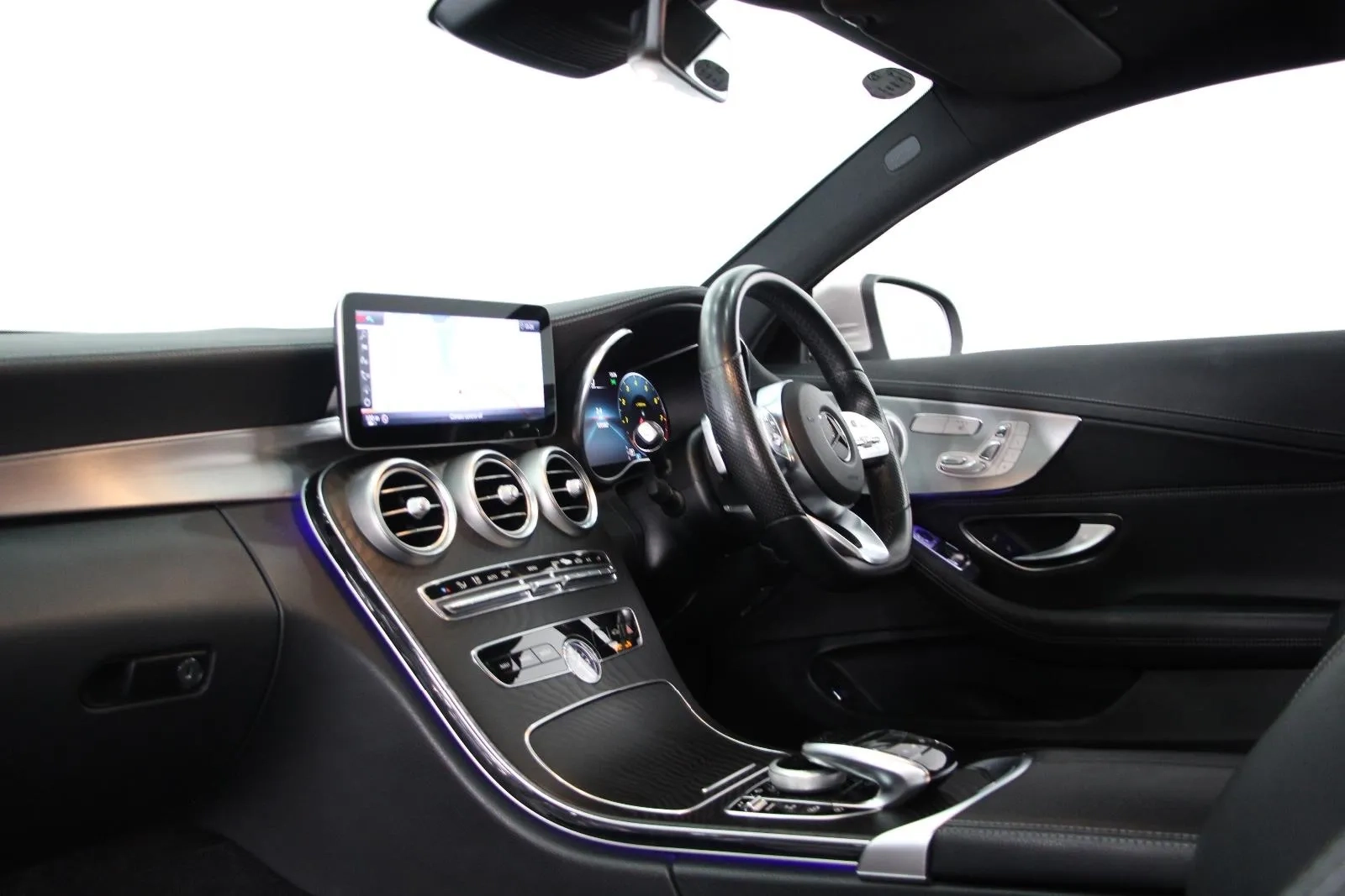 Mercedes-Benz-C-Class-C200