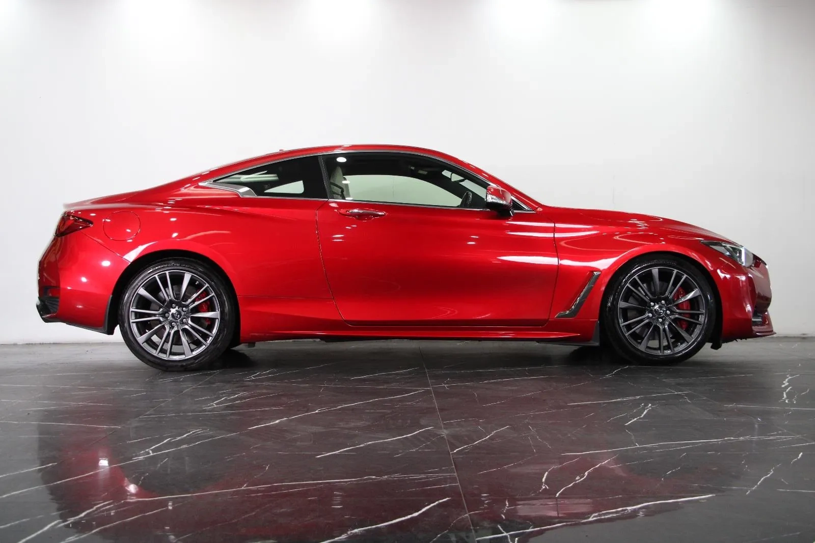 INFINITI-Q60-Red Sport