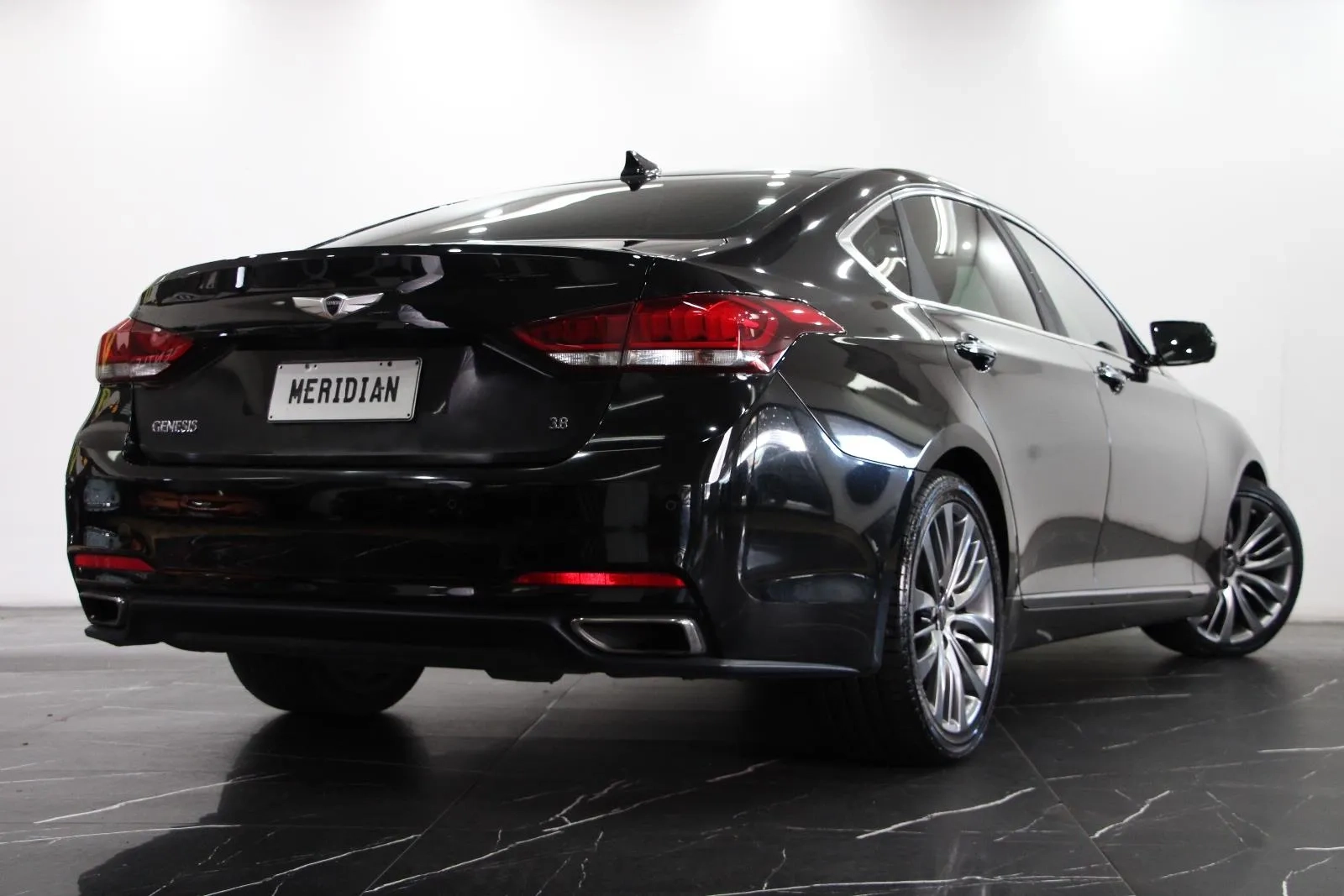 Hyundai-Genesis-Ultimate Pack