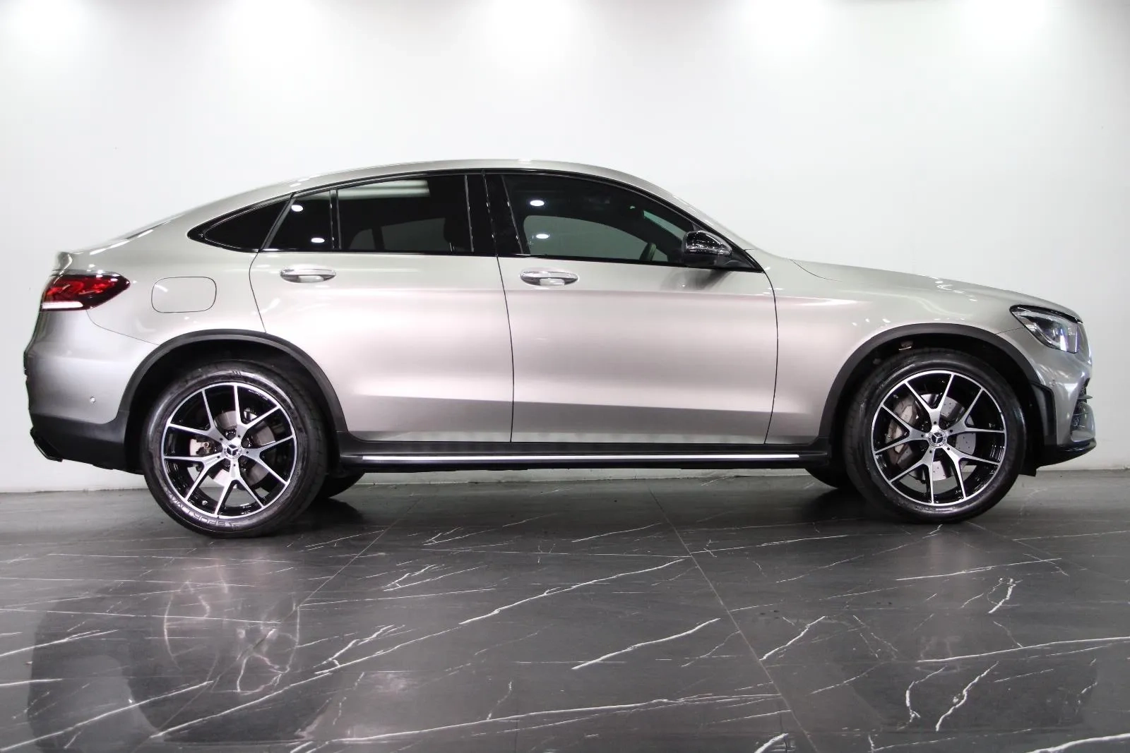 Mercedes-Benz-GLC-Class-GLC300