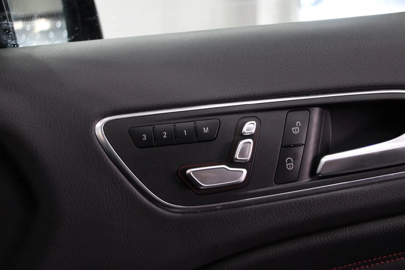 Mercedes-Benz-GLA-Class-GLA250