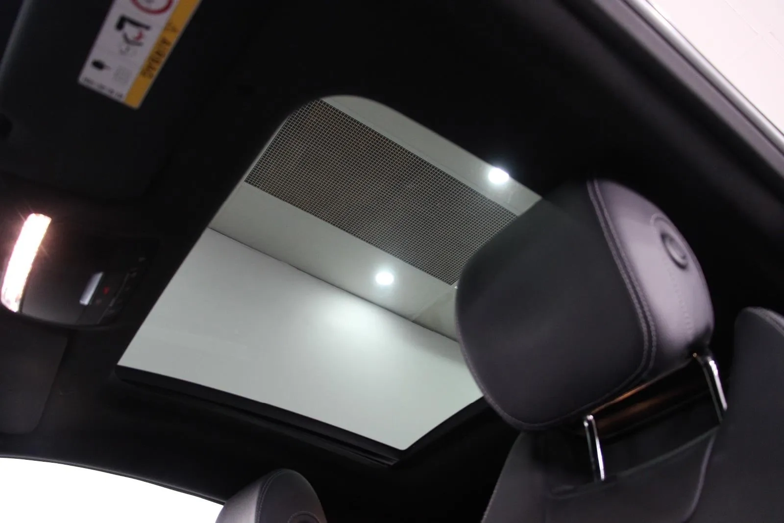Mercedes-Benz-C-Class-C200
