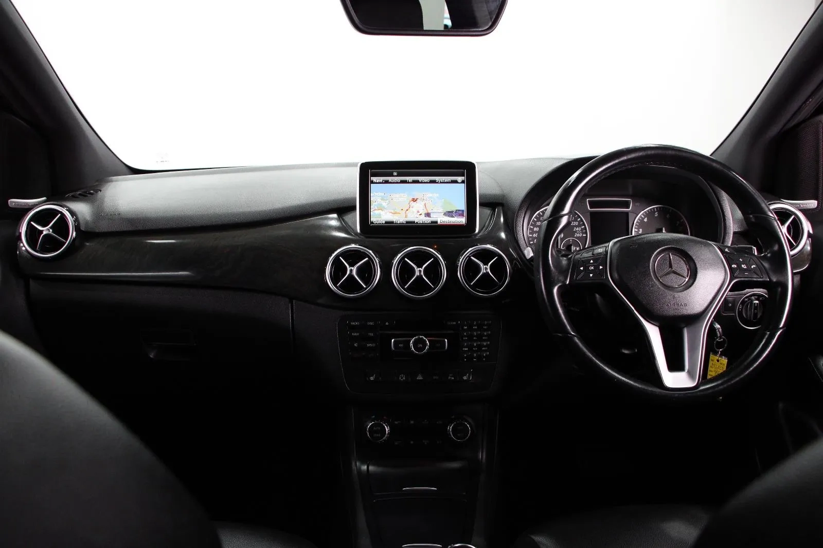Mercedes-Benz-B-Class-B200