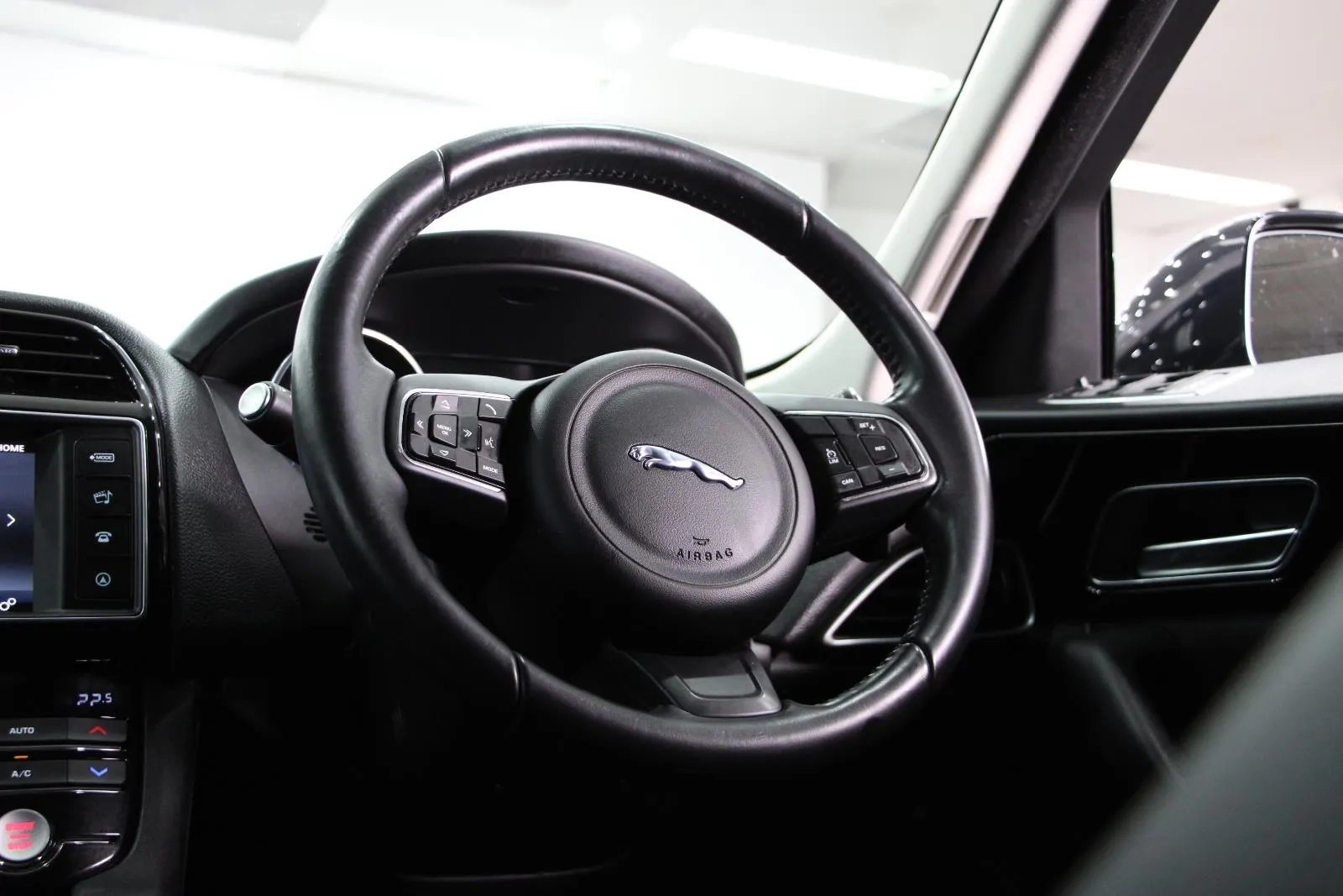 Jaguar-F-PACE-30d Portfolio