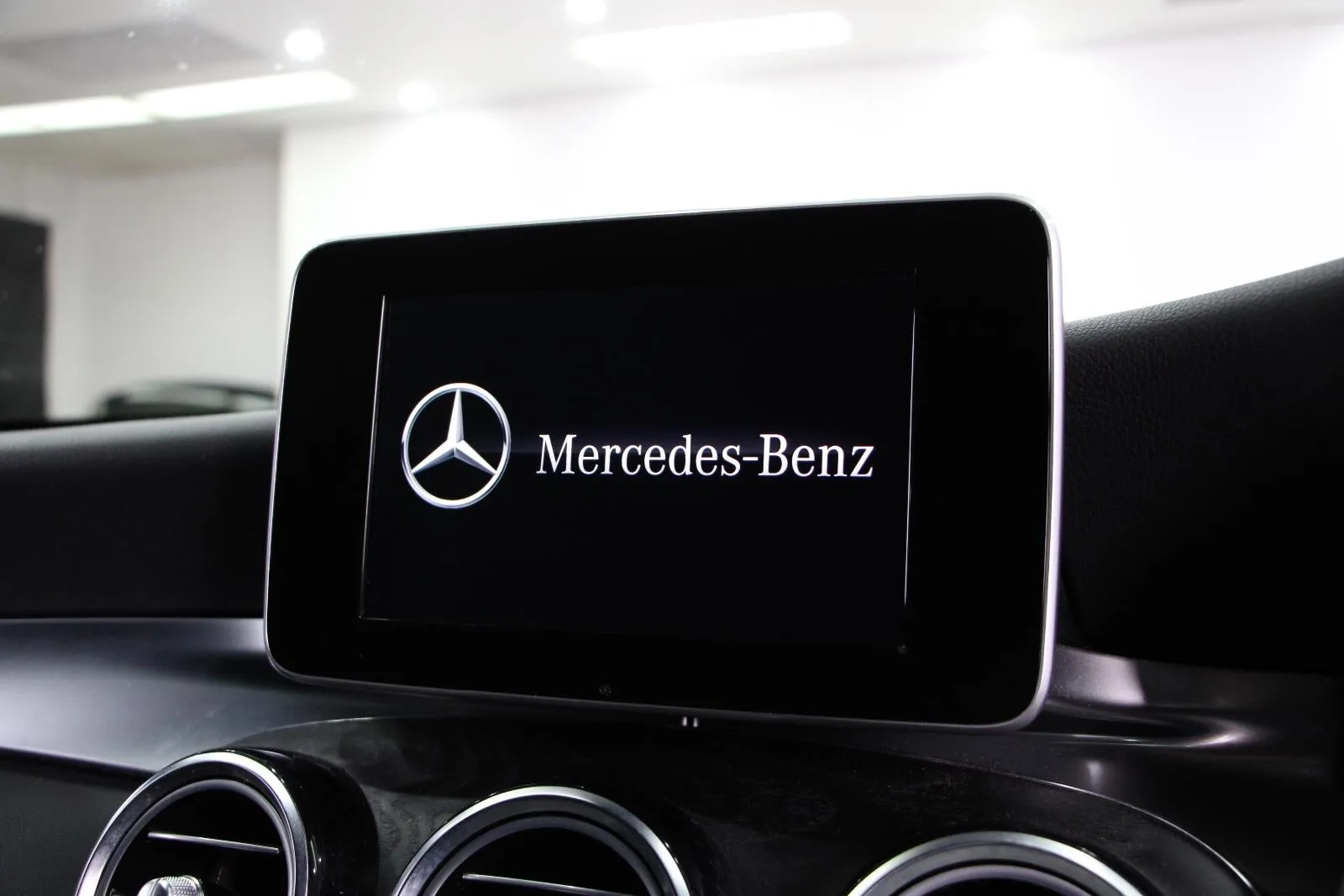 Mercedes-Benz-GLC-Class-GLC250