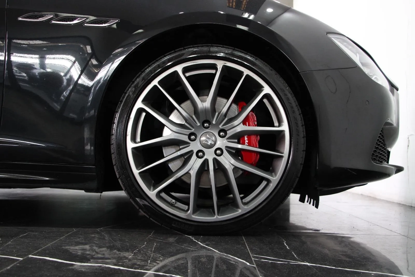 Maserati-Ghibli-