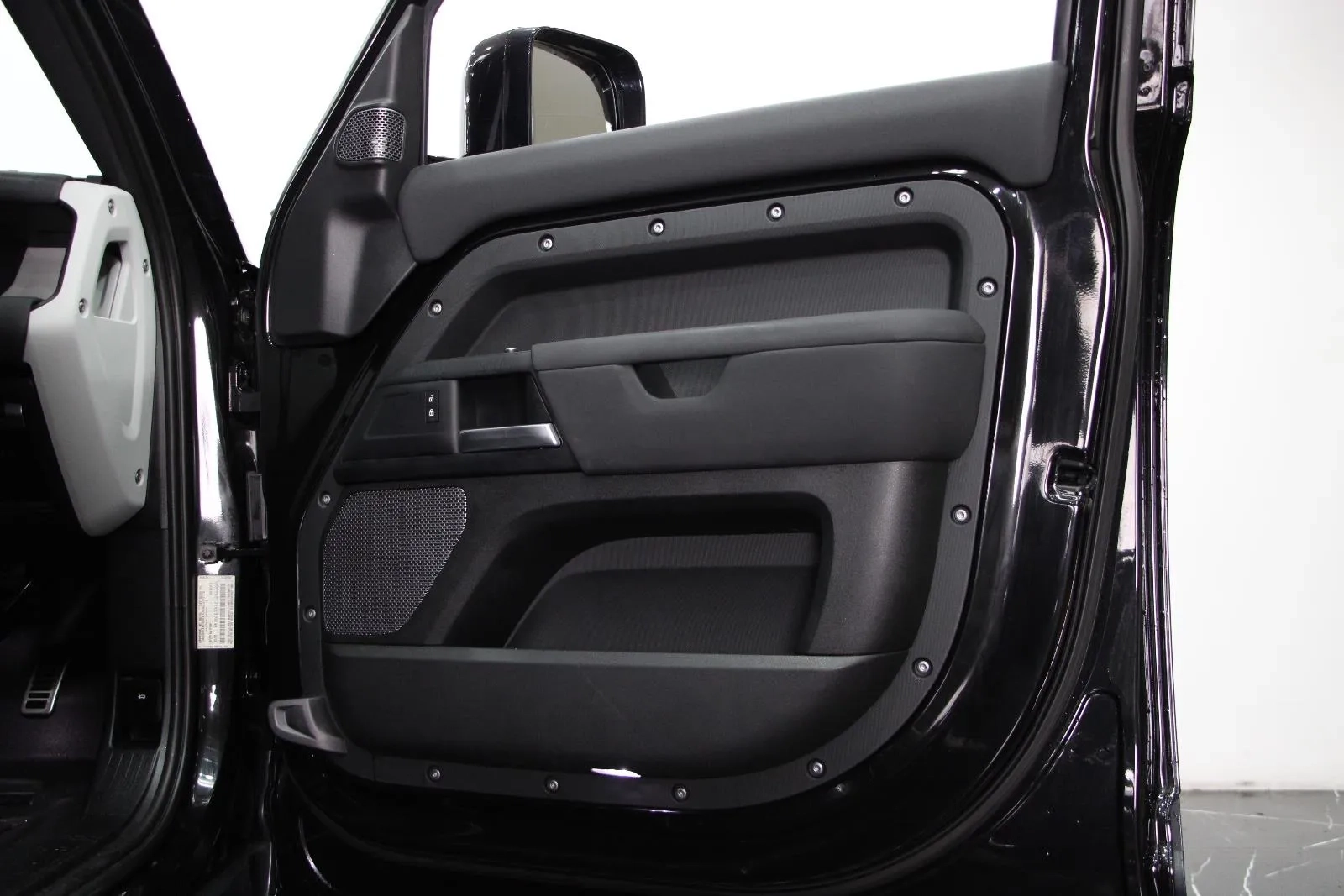 Land Rover-Defender-110 P400 SE