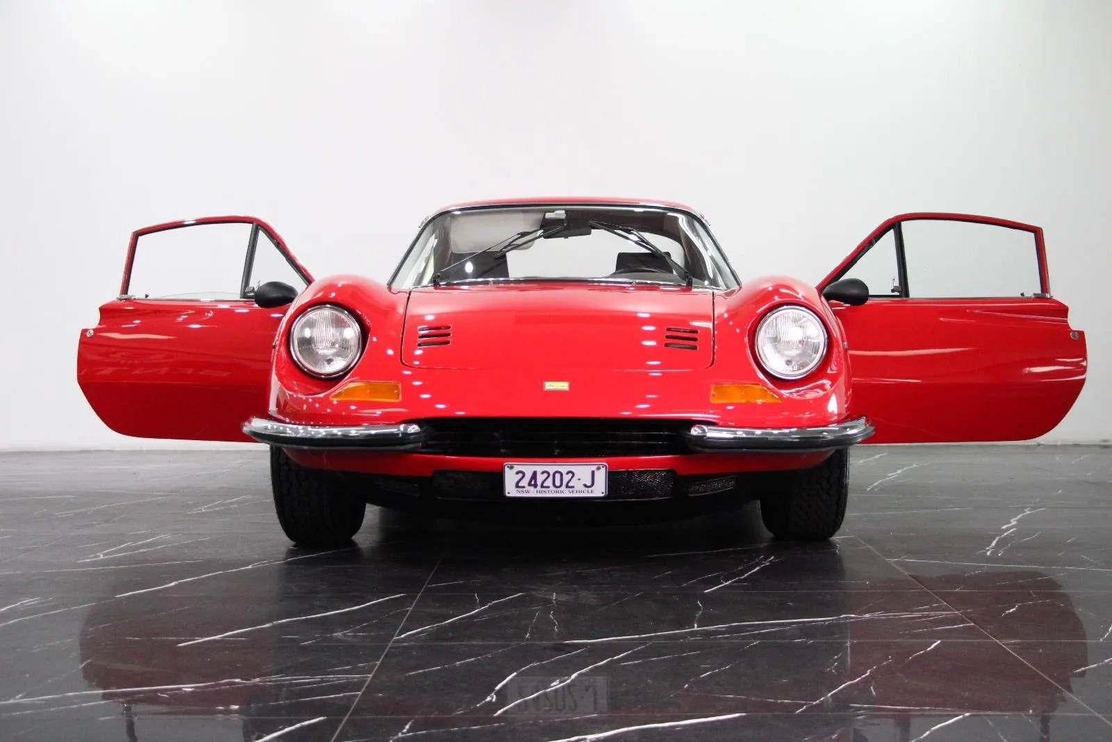 Ferrari-Dino-246 GT