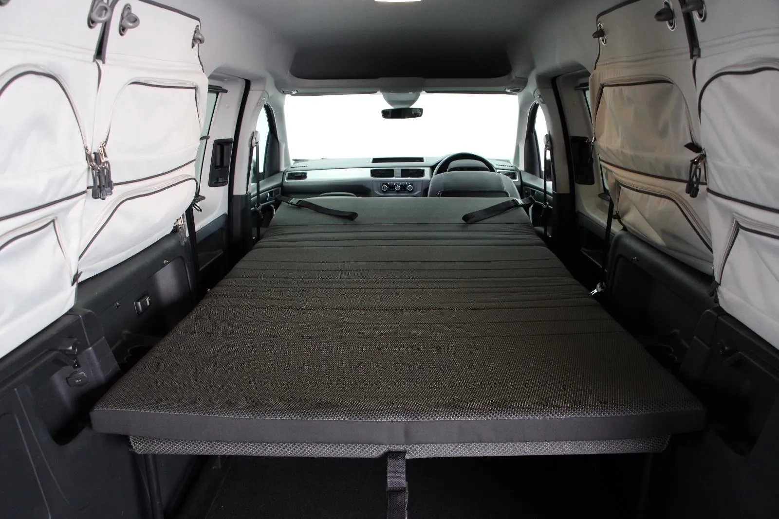 Volkswagen-Caddy-TSI220 Beach
