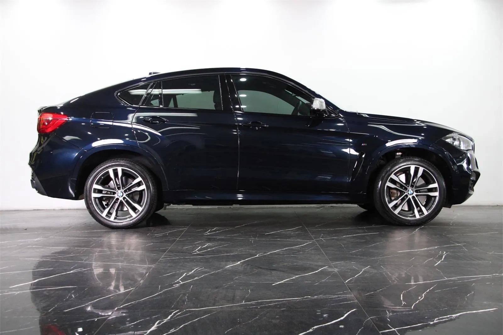 BMW-X6-M50d