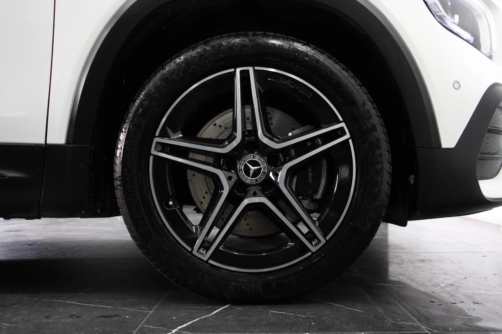 Mercedes-Benz-GLB-Class-GLB250