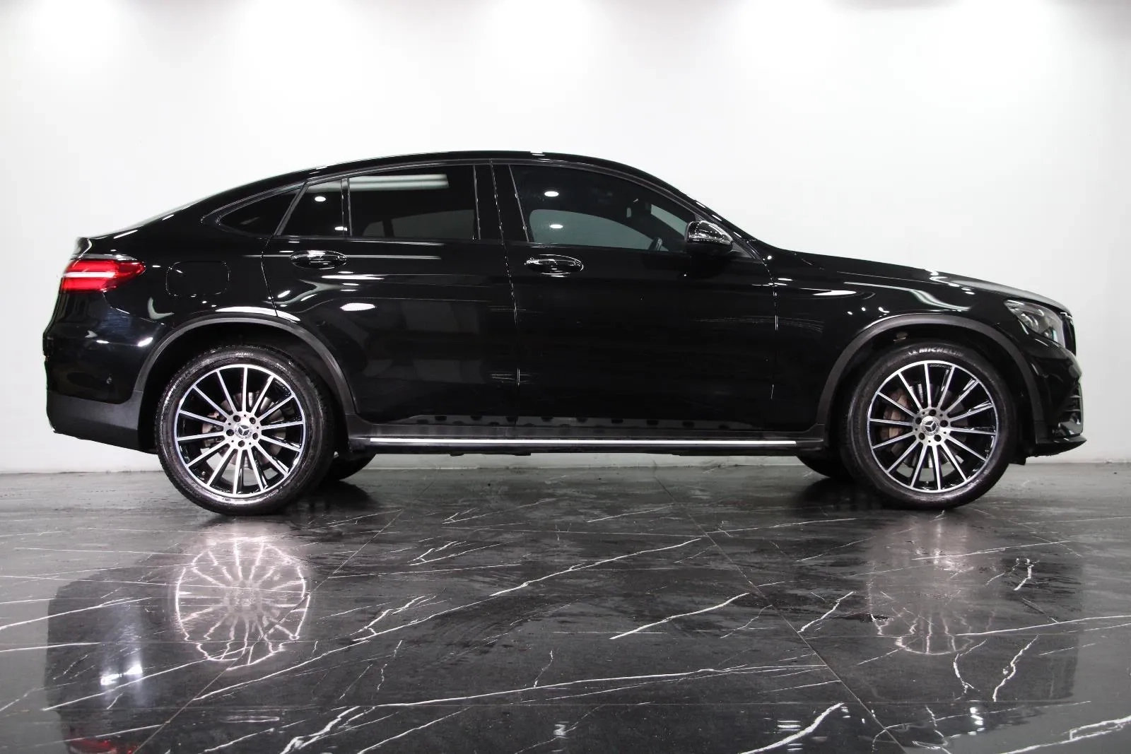 Mercedes-Benz-GLC-Class-GLC250