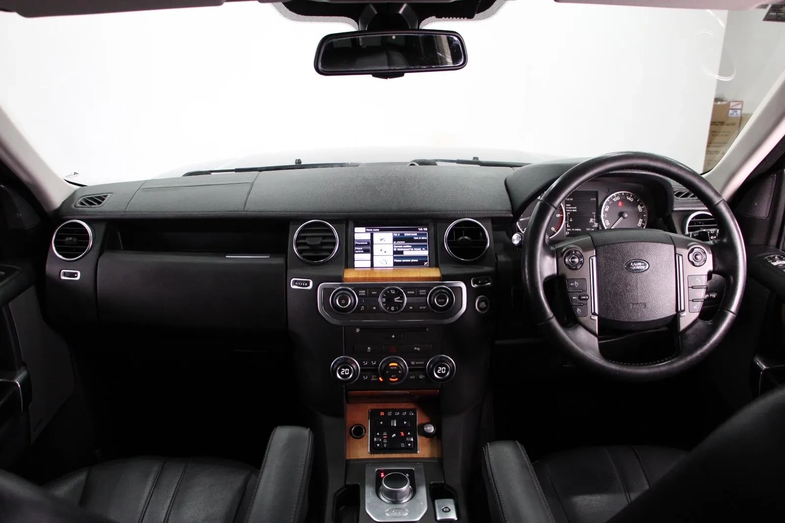 Land Rover-Discovery-SDV6 HSE