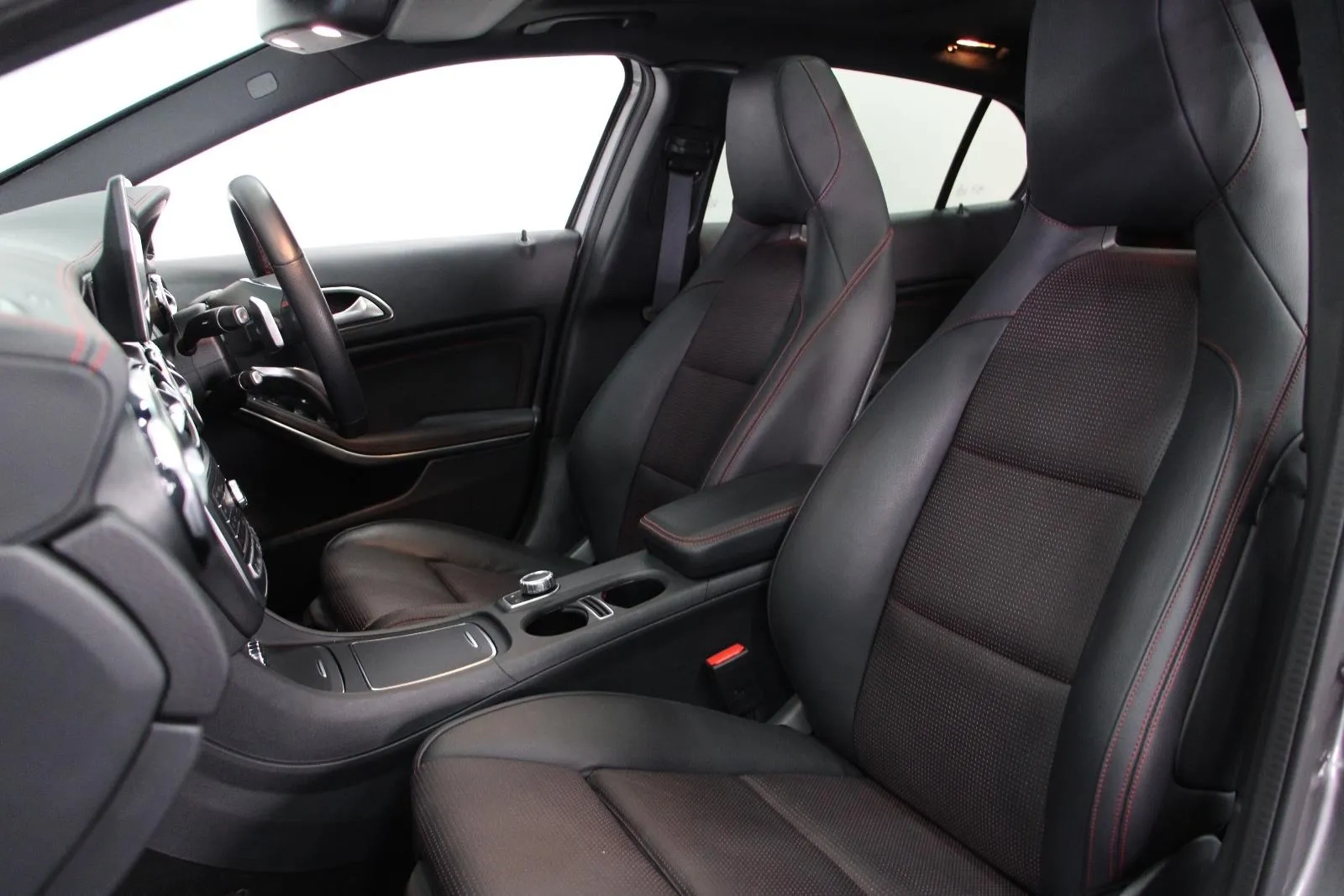 Mercedes-Benz-GLA-Class-GLA250