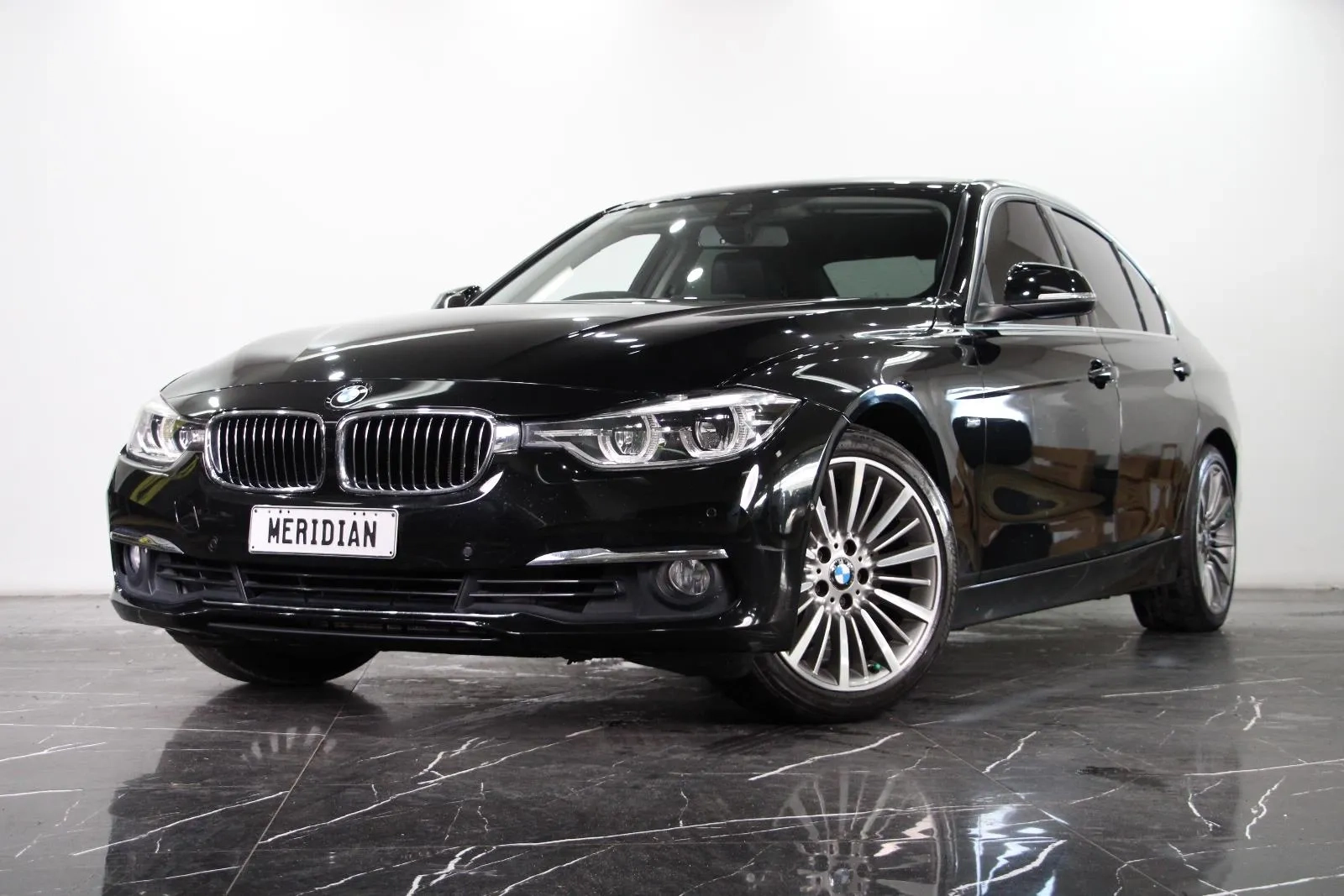 BMW-3 Series-320i Sport Line