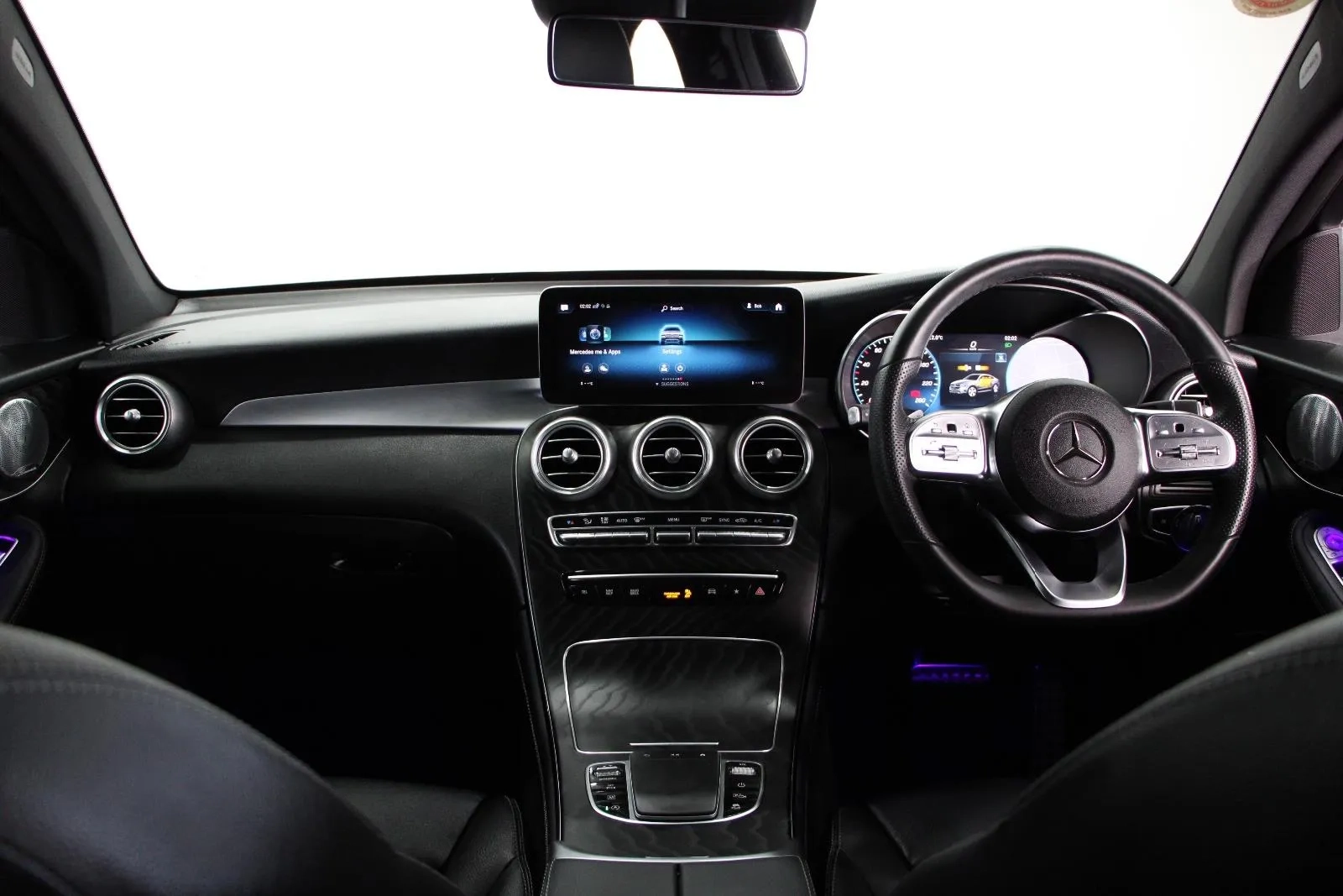 Mercedes-Benz-GLC-Class-GLC300