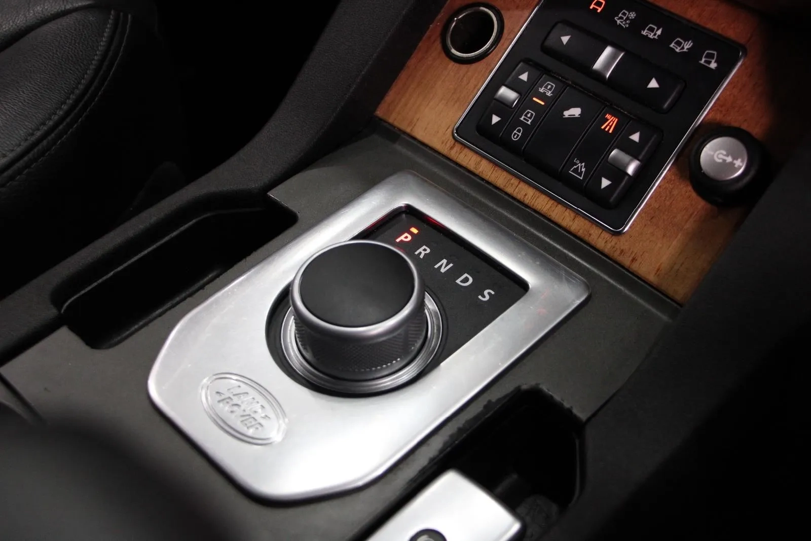 Land Rover-Discovery-SDV6 HSE