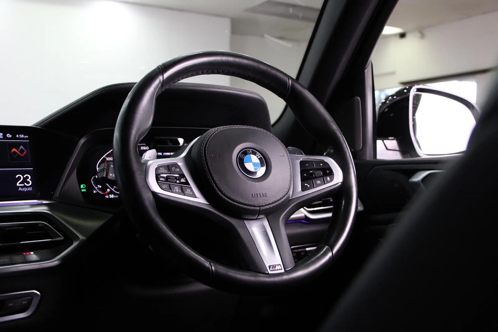 BMW-X5-M50i