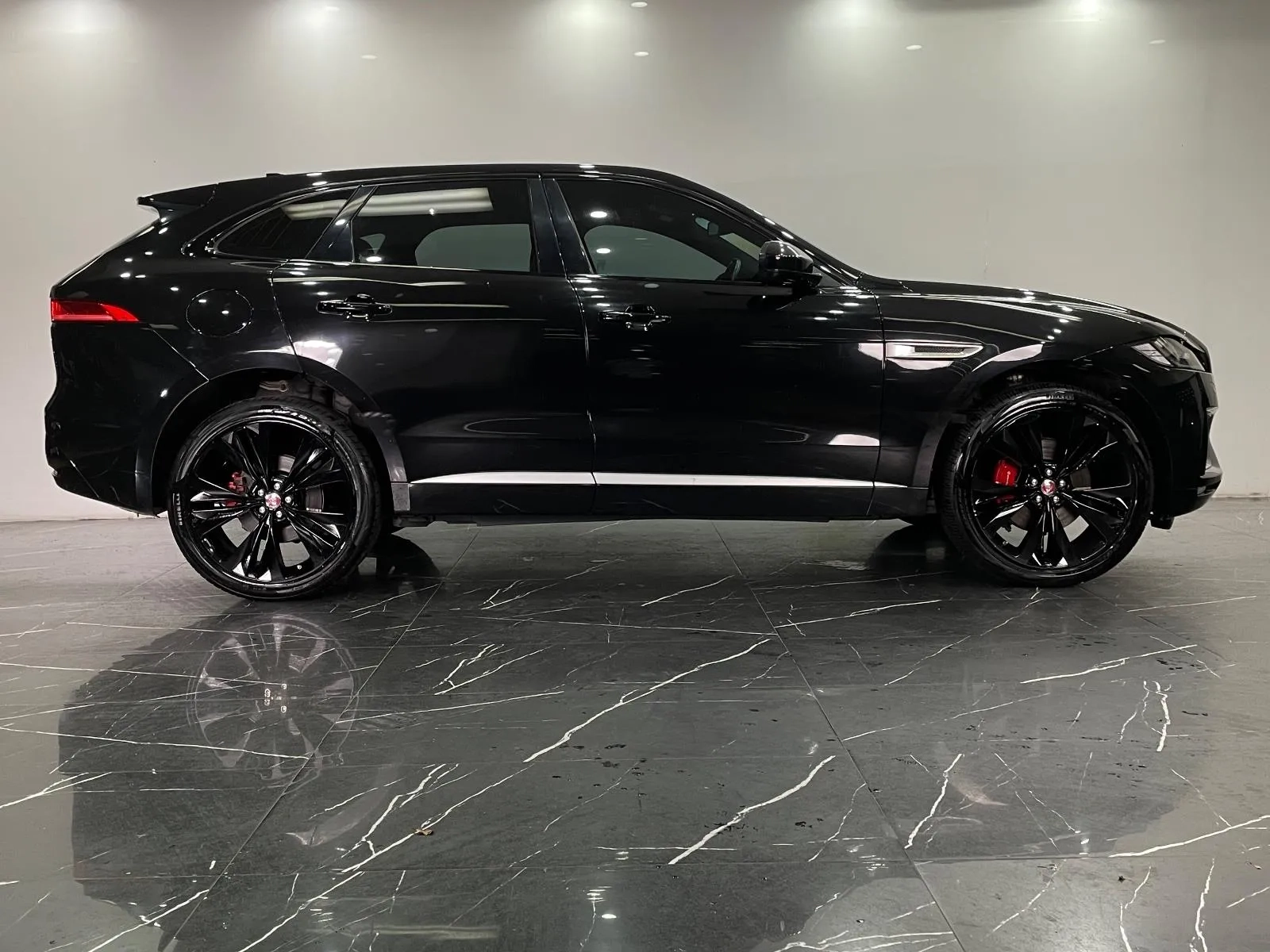 Jaguar-F-PACE-30d S