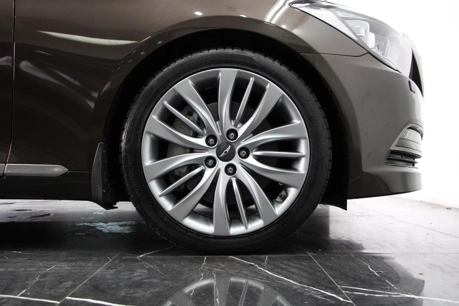 Hyundai-Genesis-Ultimate Pack