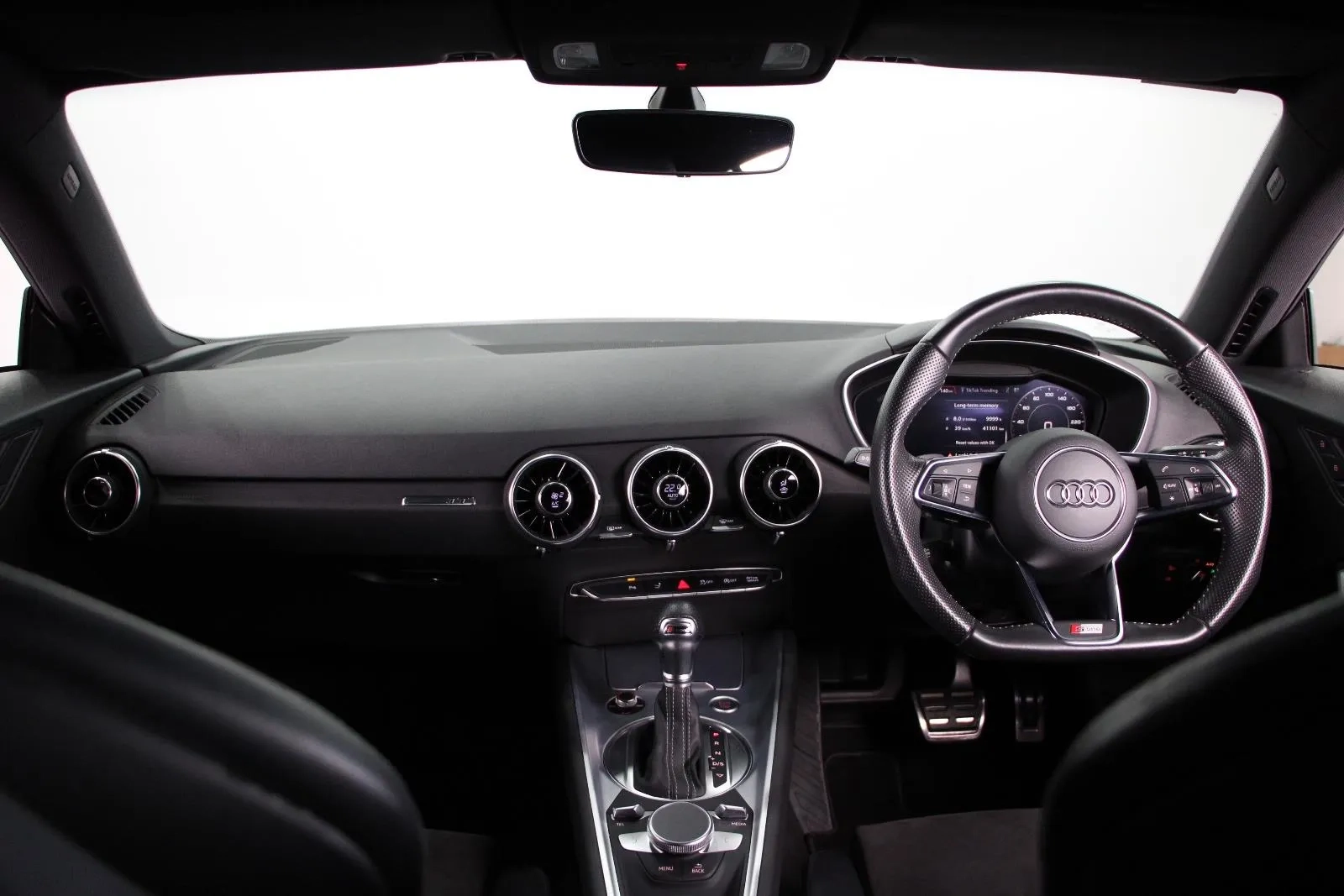 Audi-TT-S Line