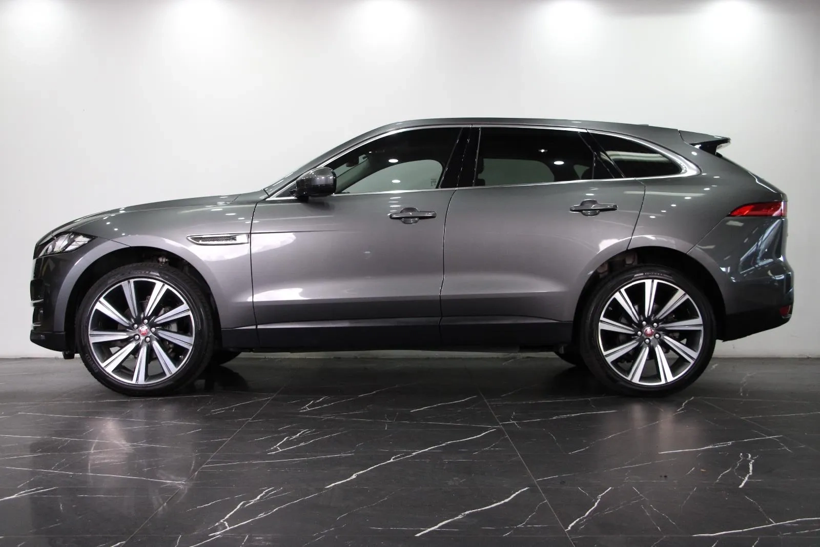Jaguar-F-PACE-20d Prestige