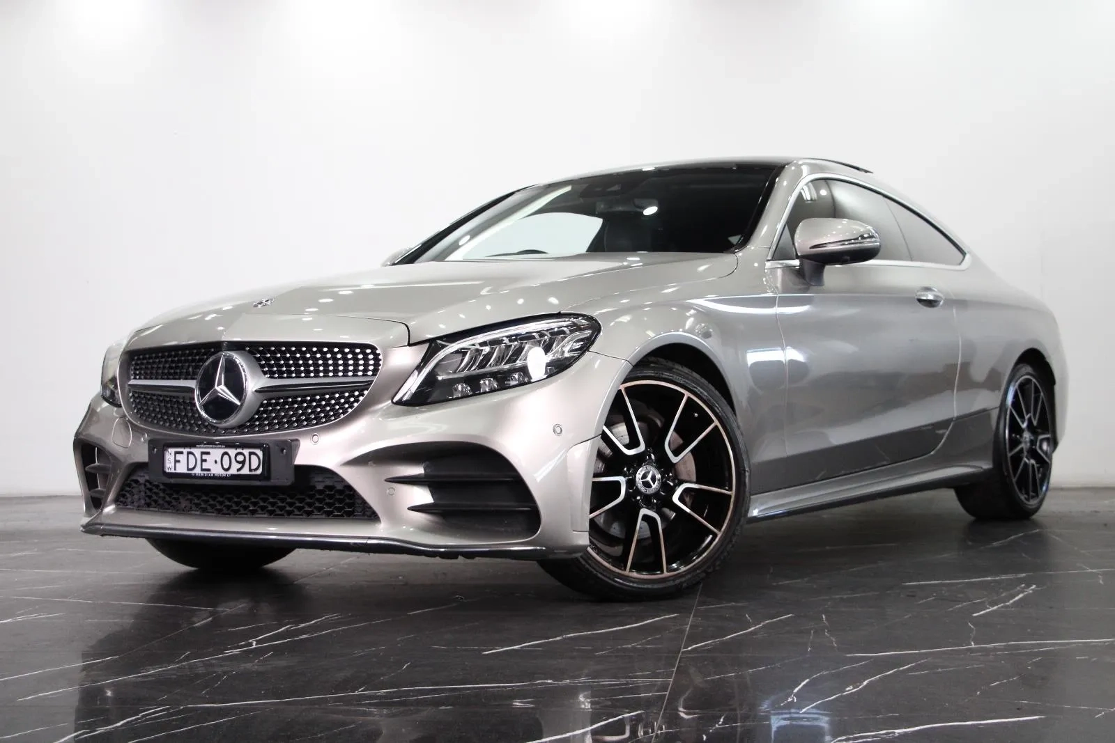 Mercedes-Benz-C-Class-C200