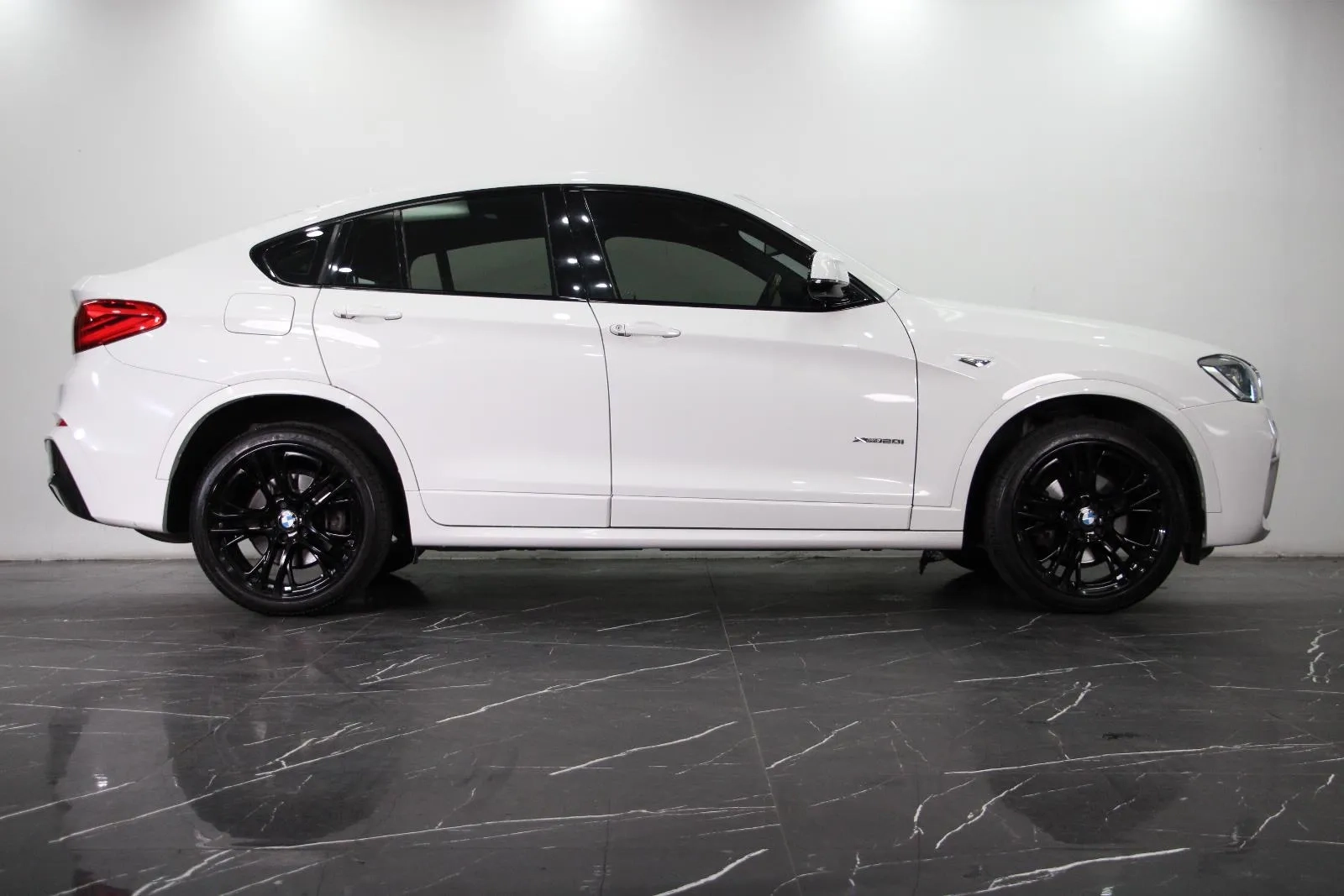 BMW-X4-xDrive20i