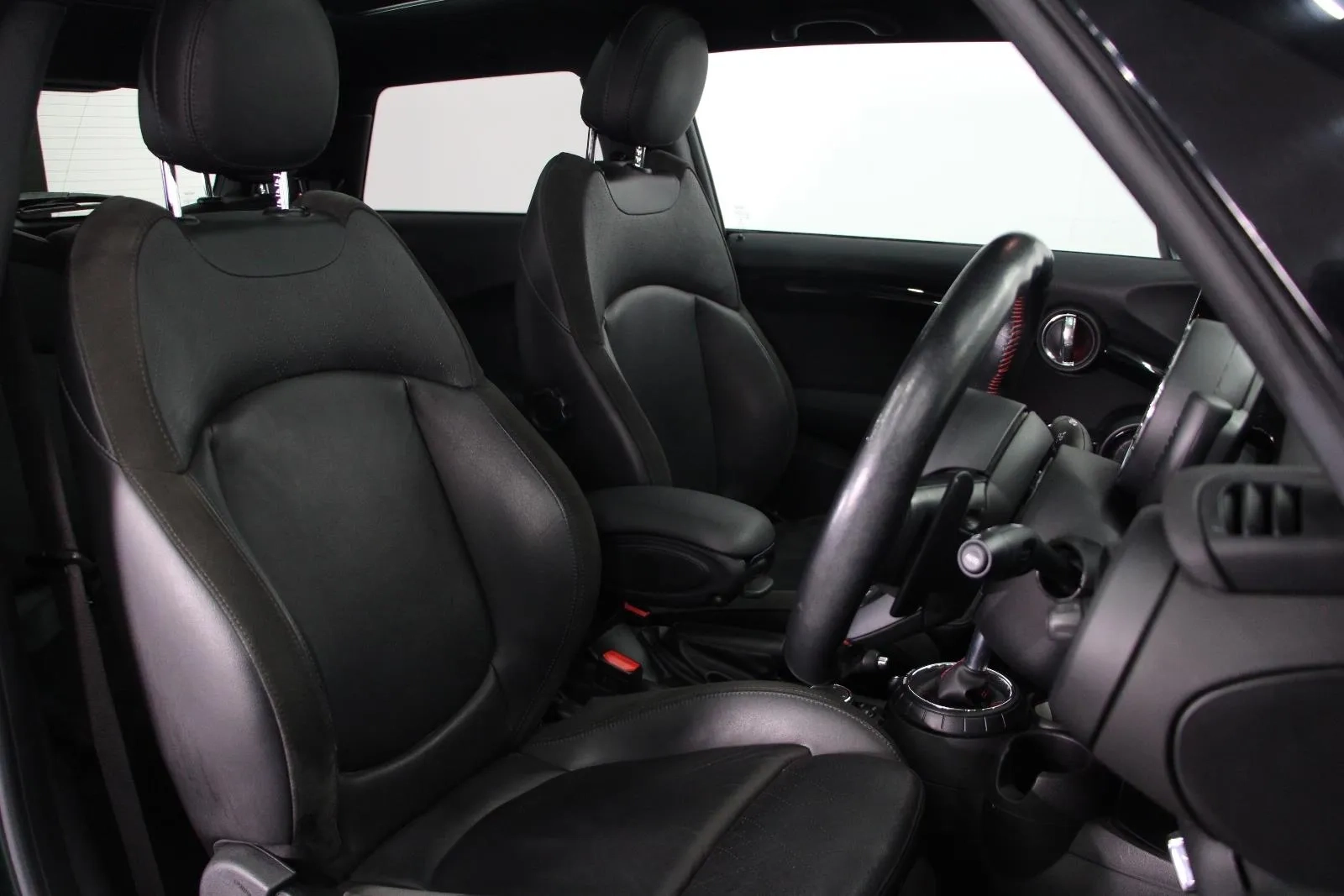MINI-Hatch-Cooper S
