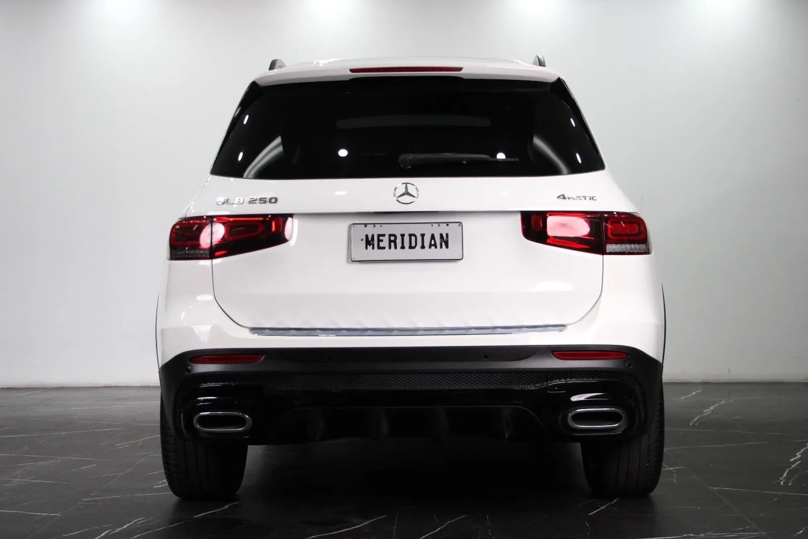 Mercedes-Benz-GLB-Class-GLB250