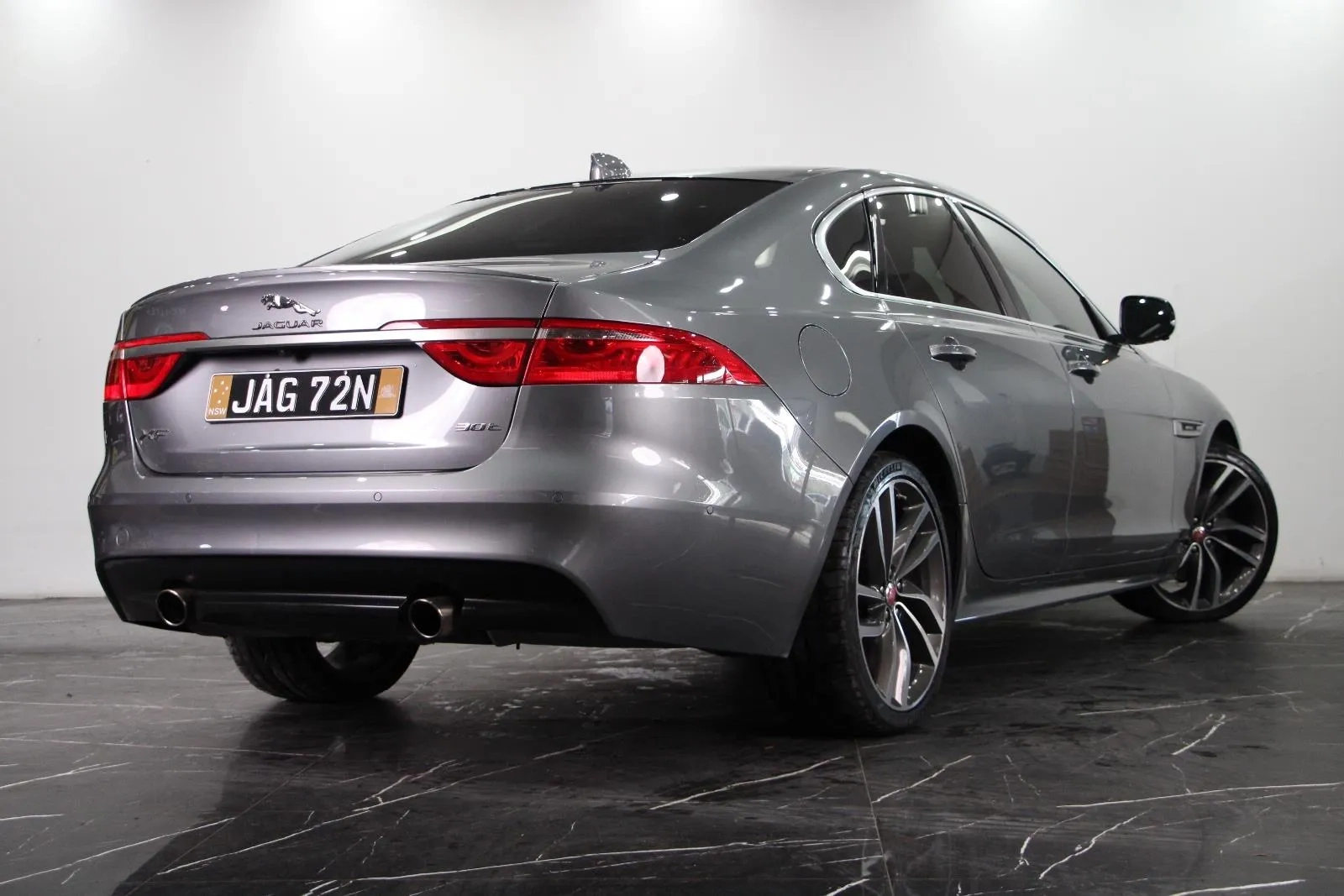 Jaguar-XF-30t R-Sport