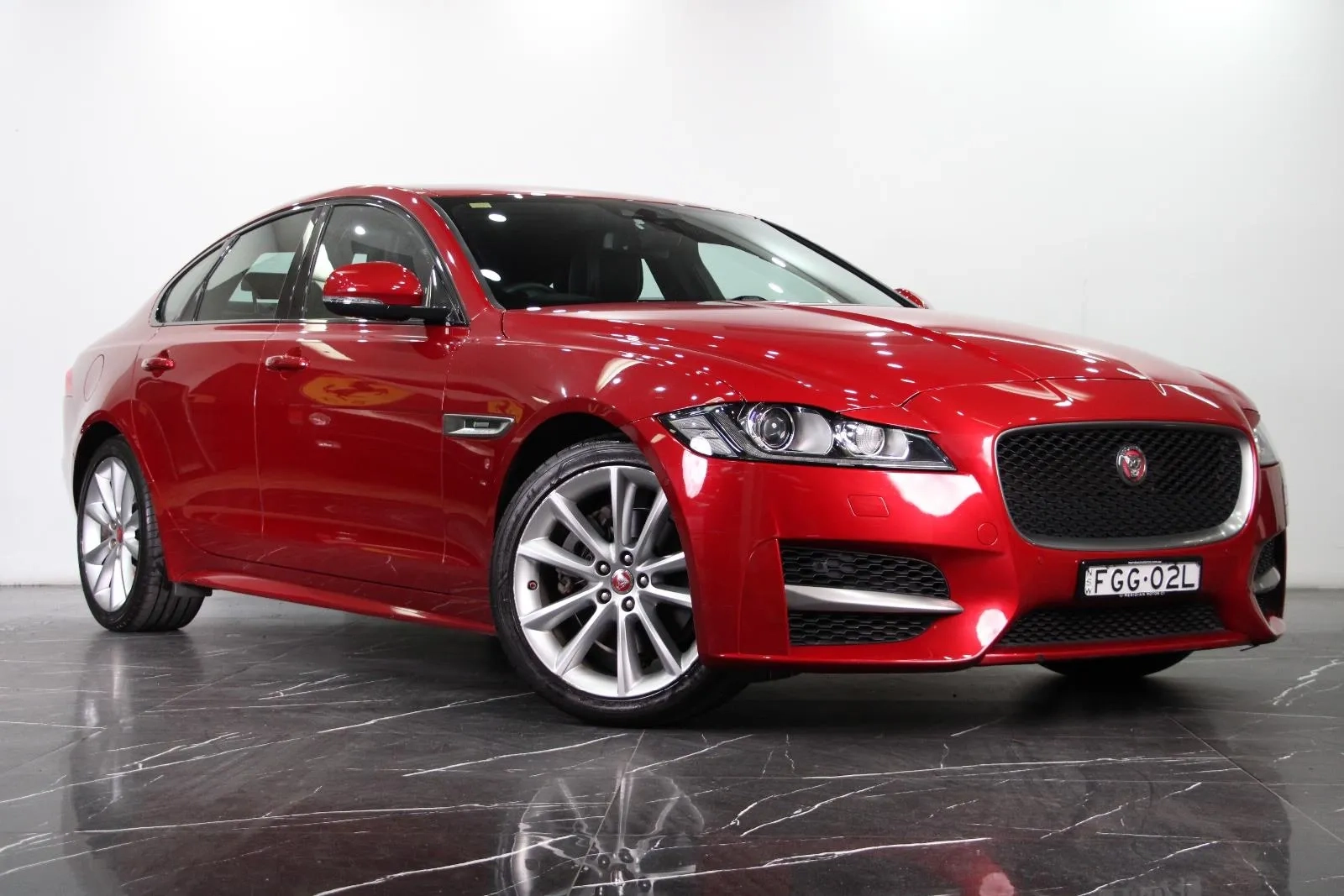 Jaguar-XF-20d R-Sport