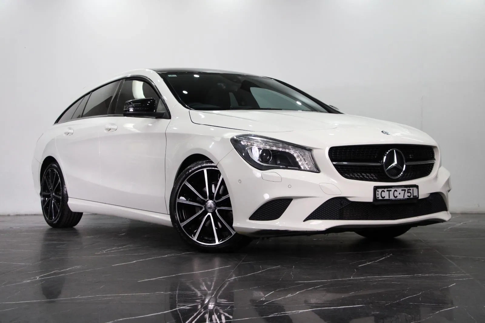 Mercedes-Benz-CLA-Class-CLA200