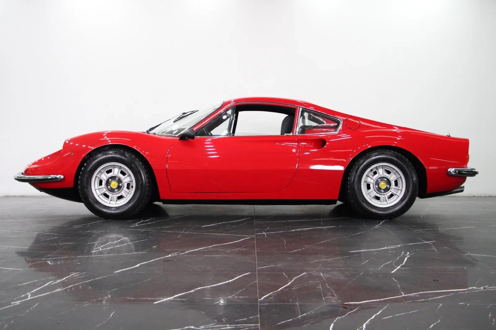 Ferrari-Dino-246 GT