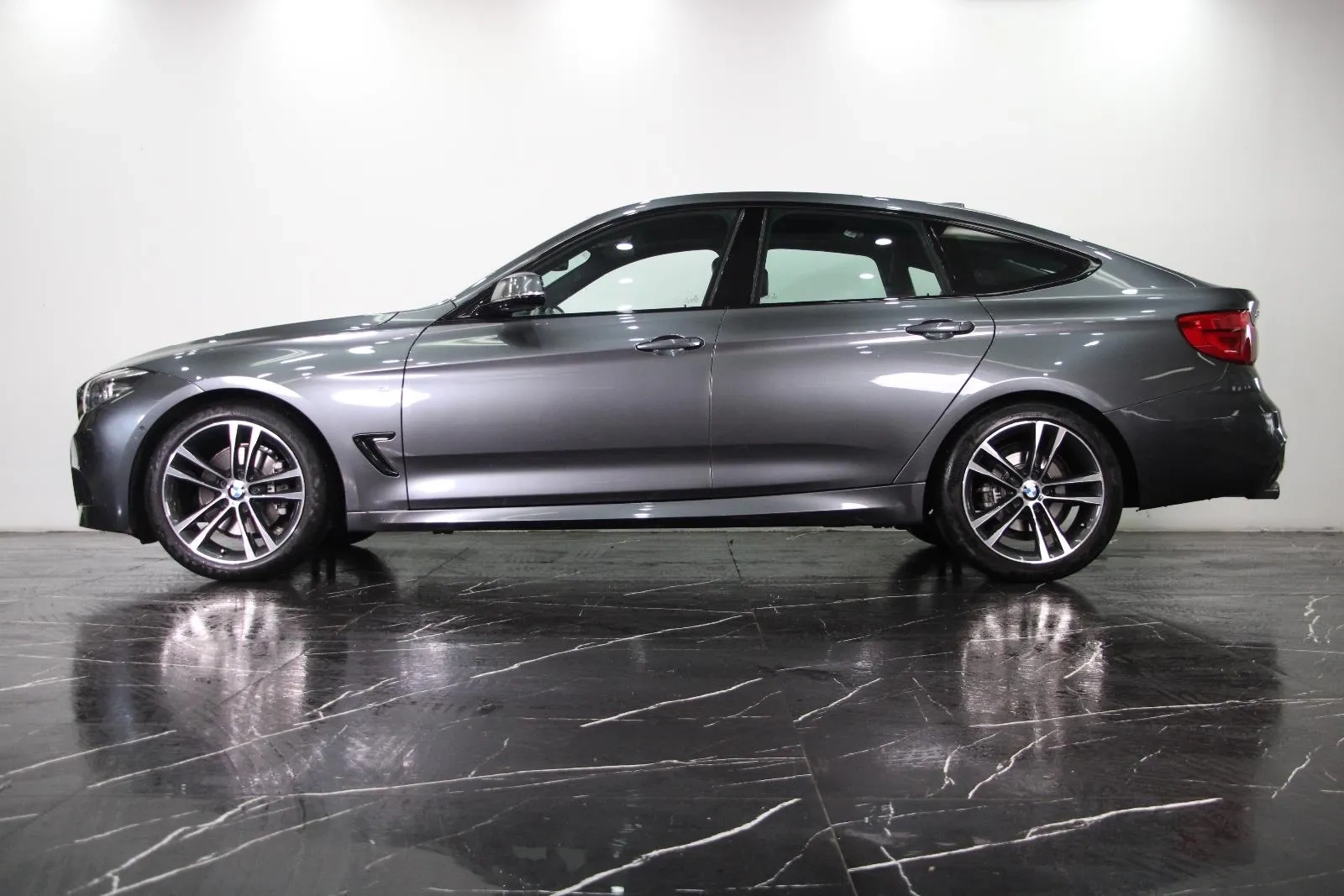 BMW-3 Series-330i M Sport
