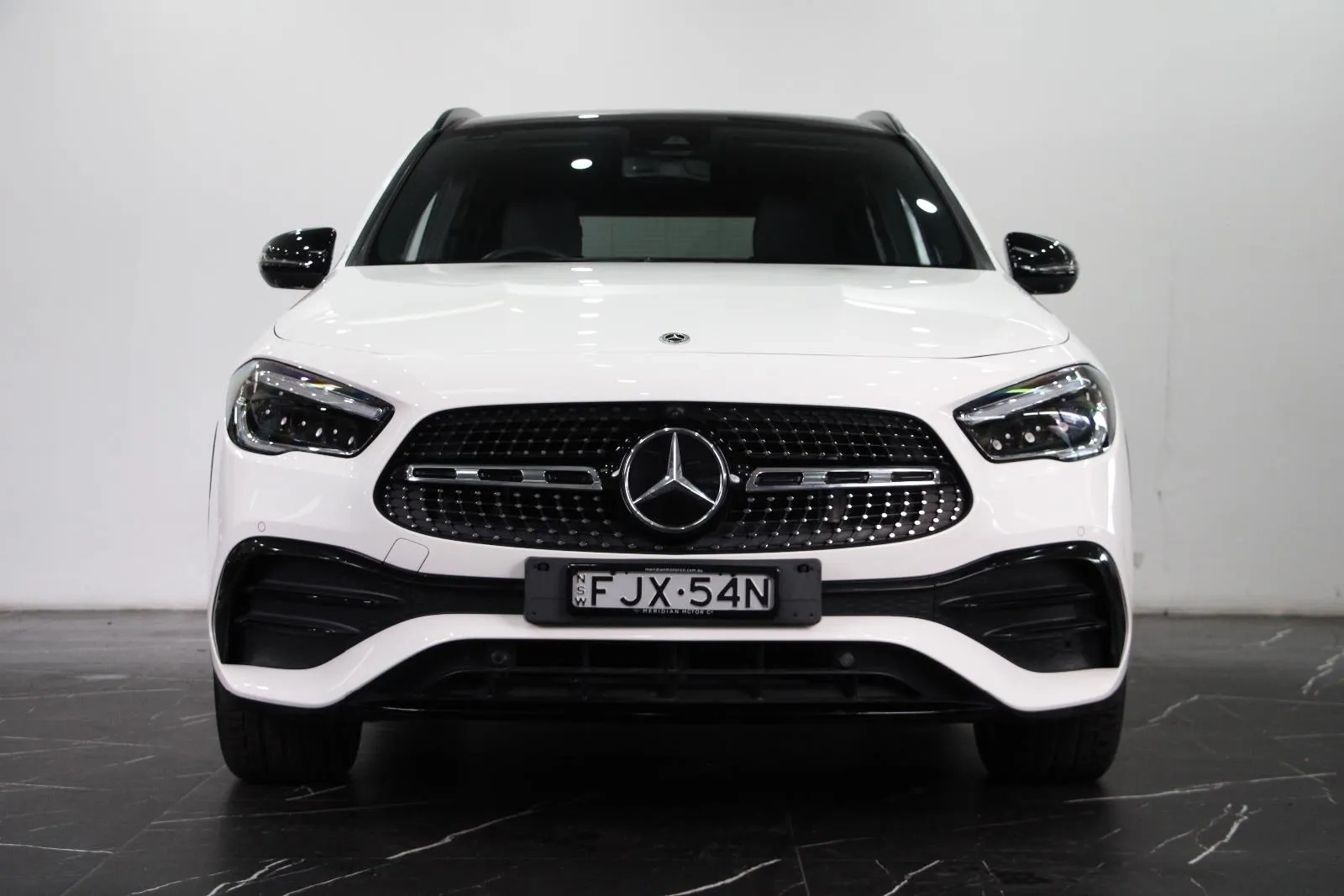 Mercedes-Benz-GLA-Class-GLA200