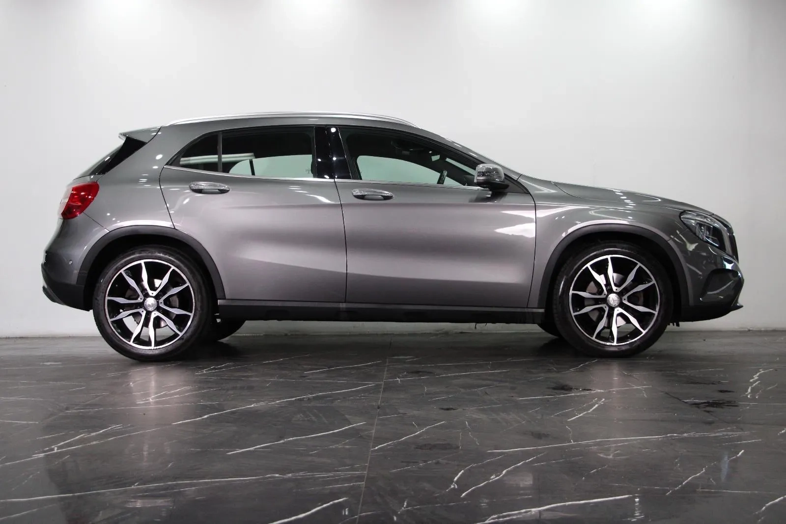 Mercedes-Benz-GLA-Class-GLA250