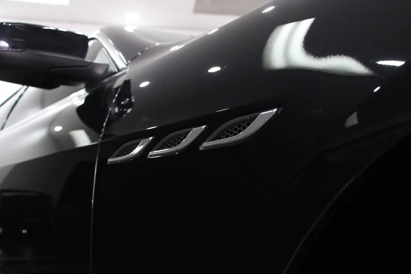 Maserati-Ghibli-