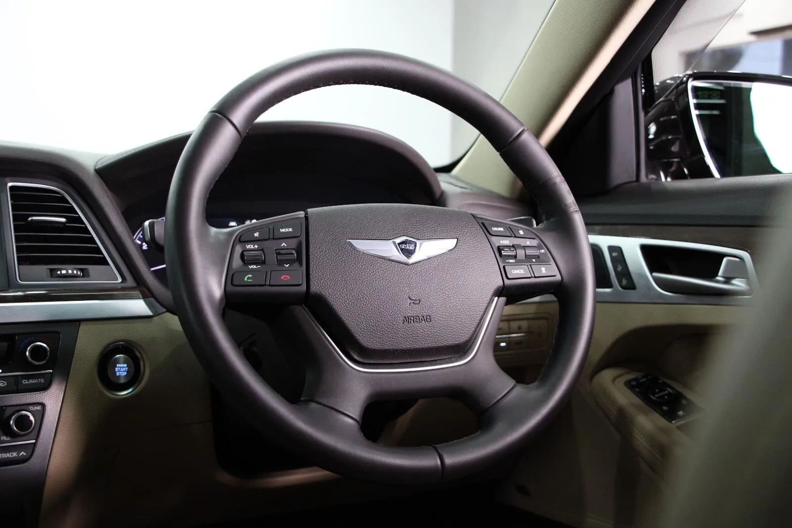 Hyundai-Genesis-Ultimate Pack
